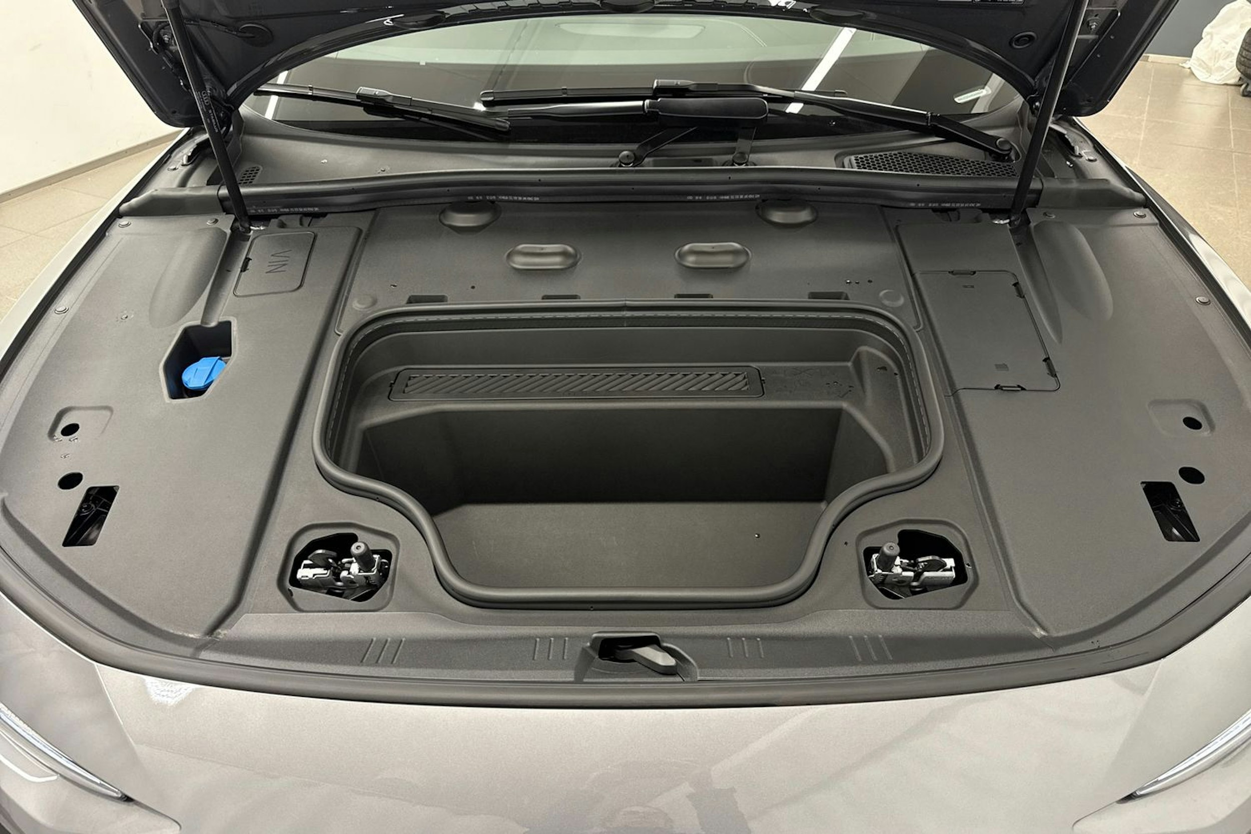 harmaa Audi A6 e-tron 2026 kuva 39.