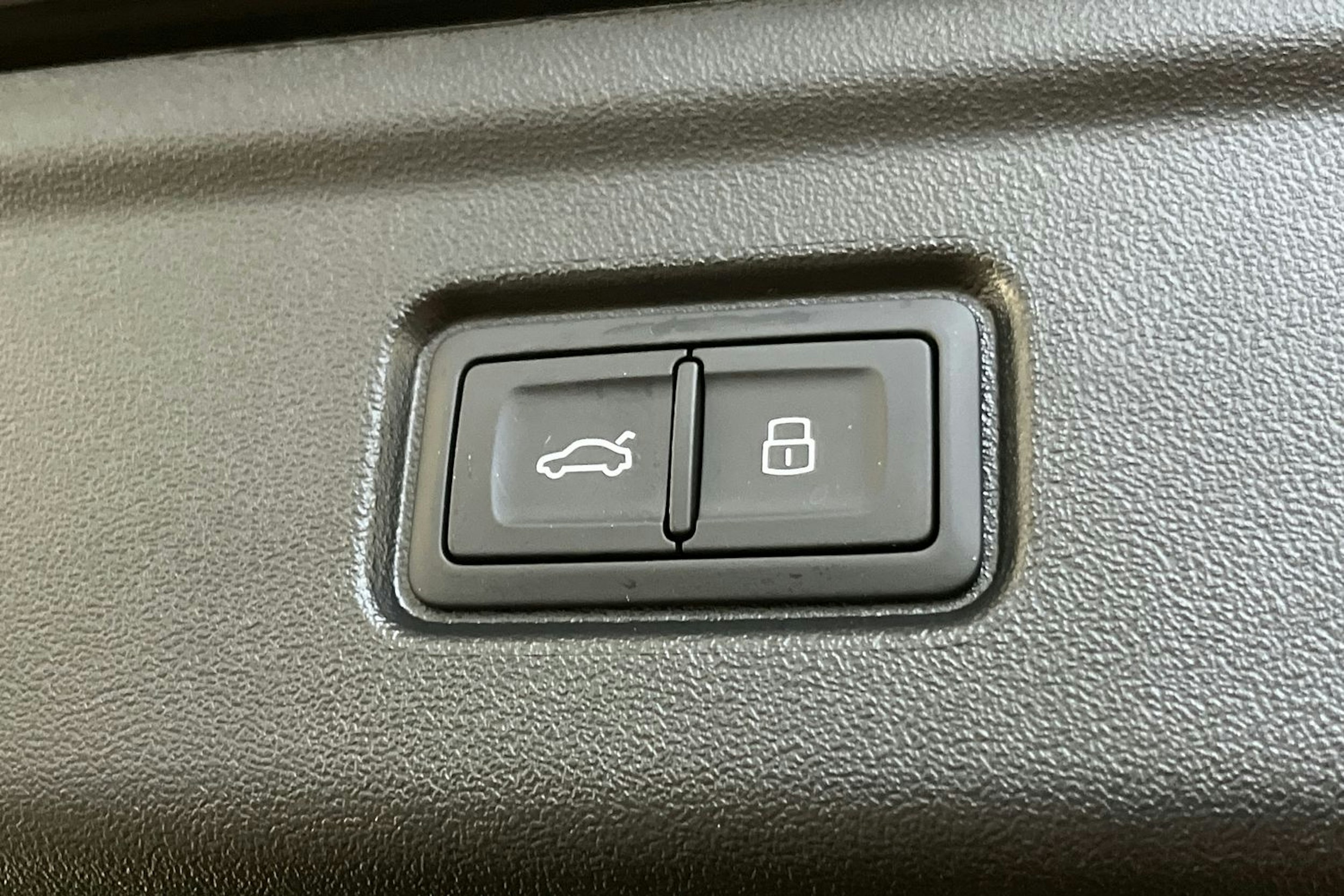 mythos musta Audi A6 e-tron 2026 kuva 13.