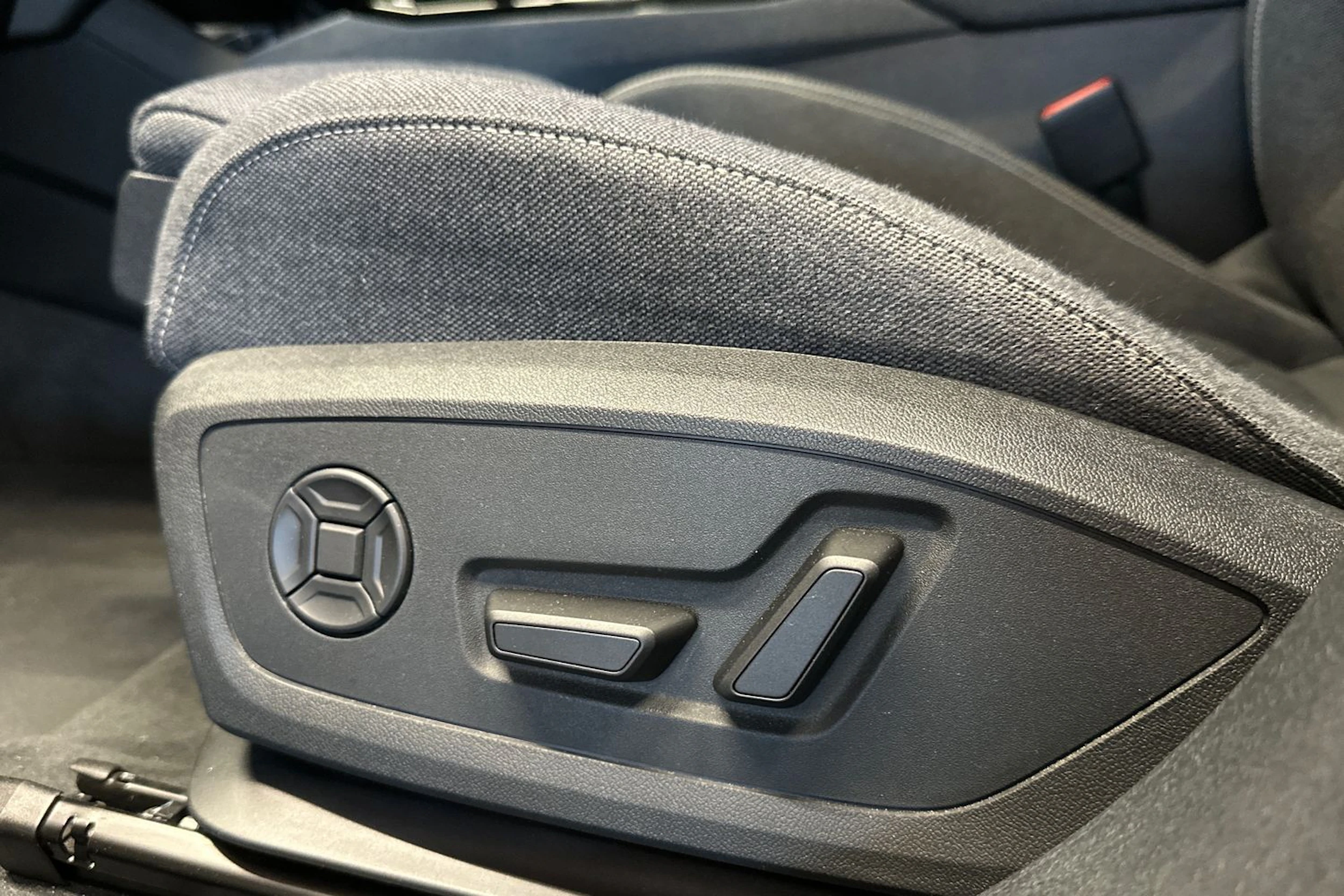 harmaa Audi A6 e-tron 2025 kuva 15.