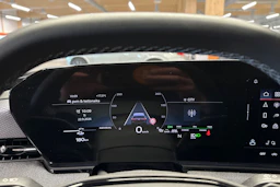 harmaa Audi A6 e-tron 2025 kuva 23.