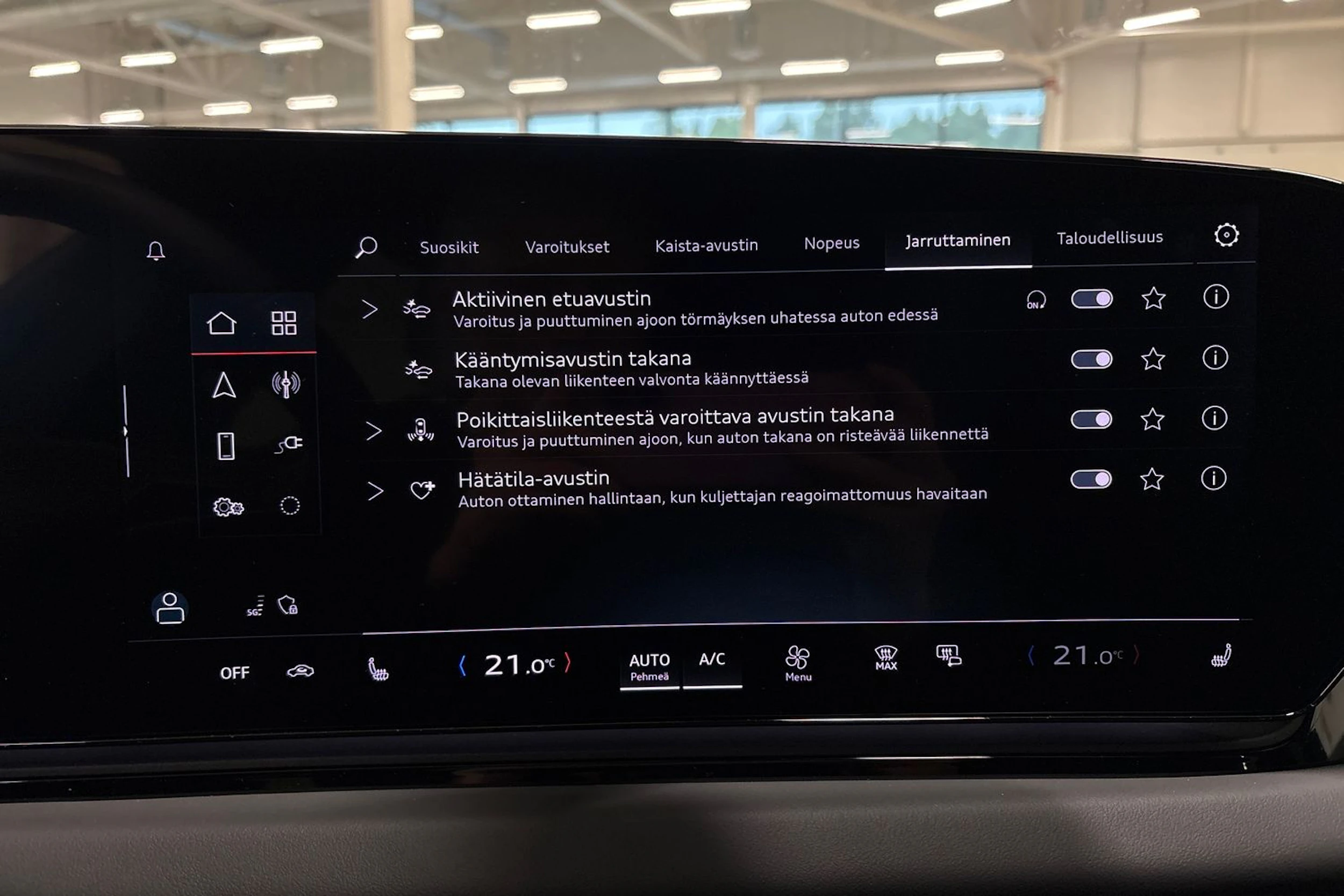 valkoinen Audi A6 e-tron 2025 kuva 10.