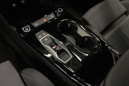 valkoinen Audi A6 e-tron 2025 kuva 16.