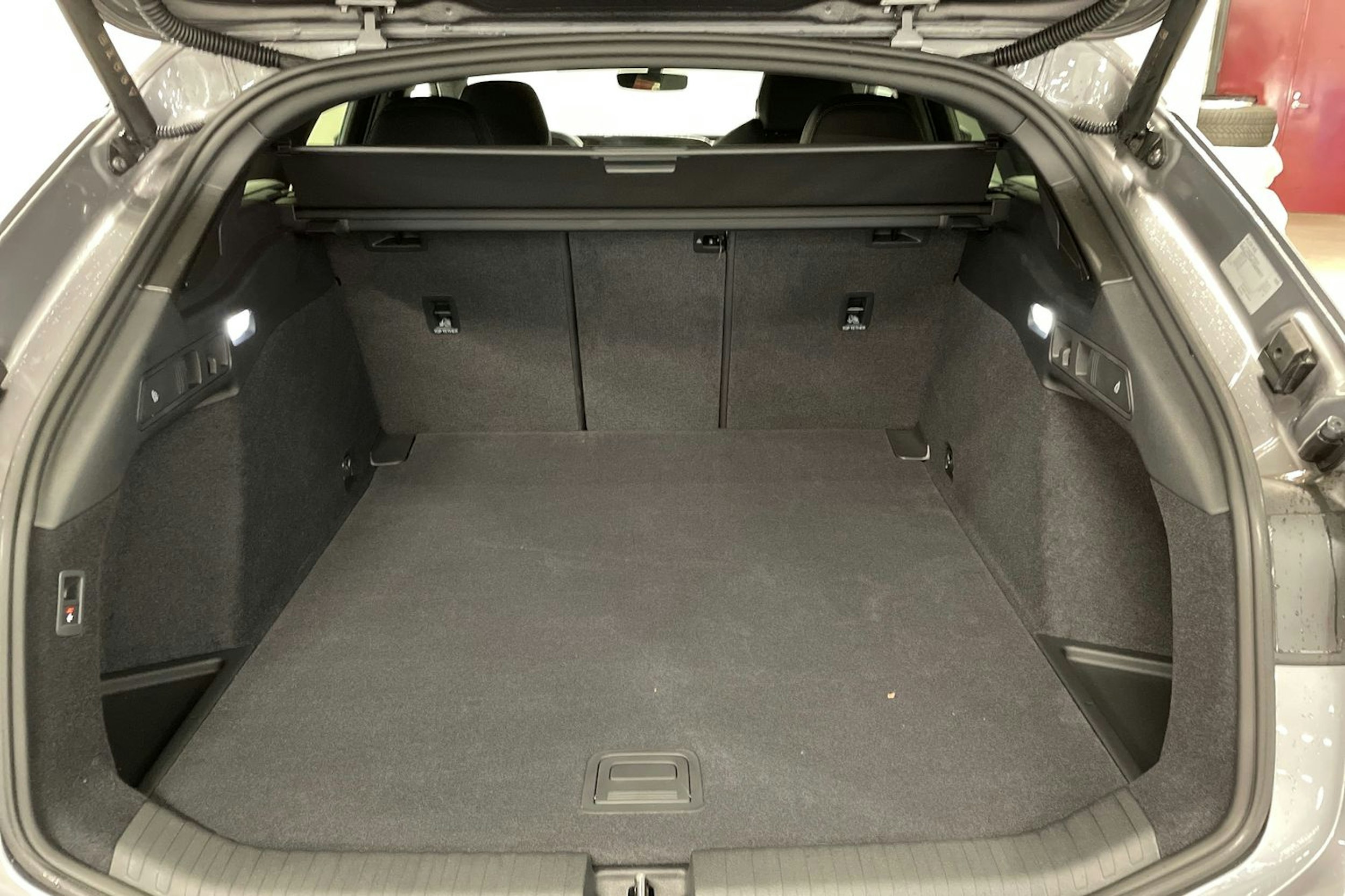 taifun harmaa Audi A6 e-tron 2025 kuva 14.