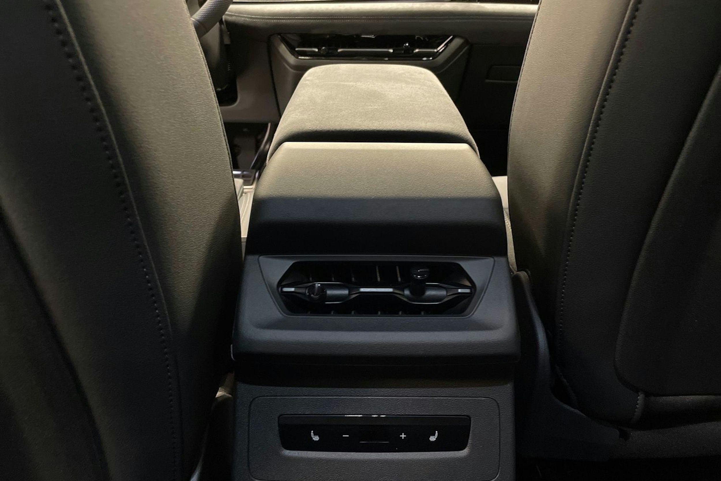 taifun harmaa Audi A6 e-tron 2025 kuva 18.