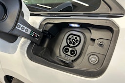 met. valkoinen Audi A6 e-tron 2025 kuva 16.