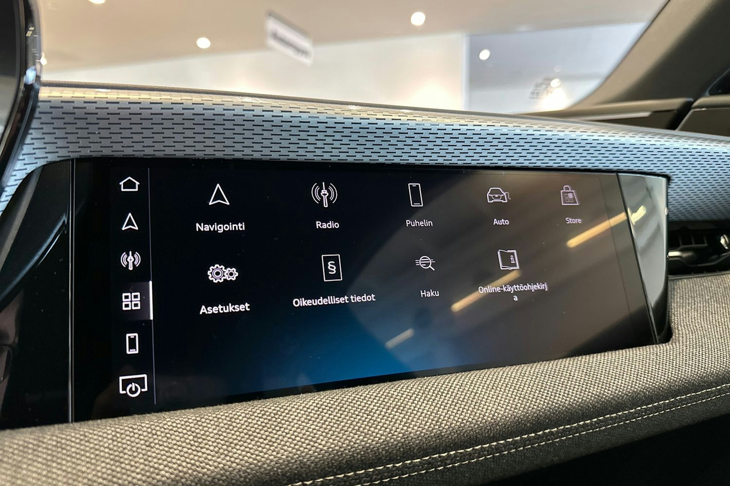 met. valkoinen Audi A6 e-tron 2025 kuva 28.