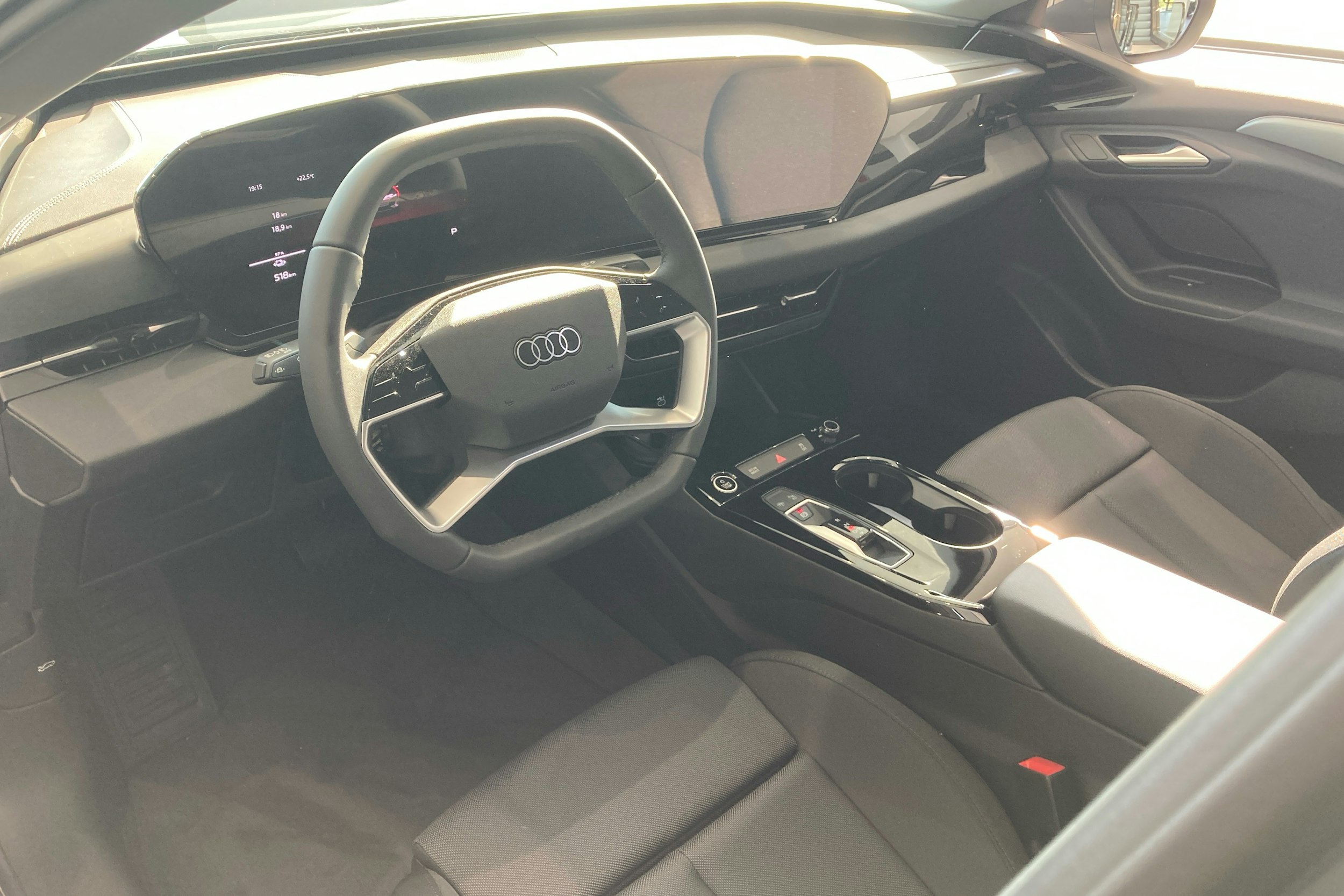 harmaa Audi A6 e-tron 2025 kuva 6.