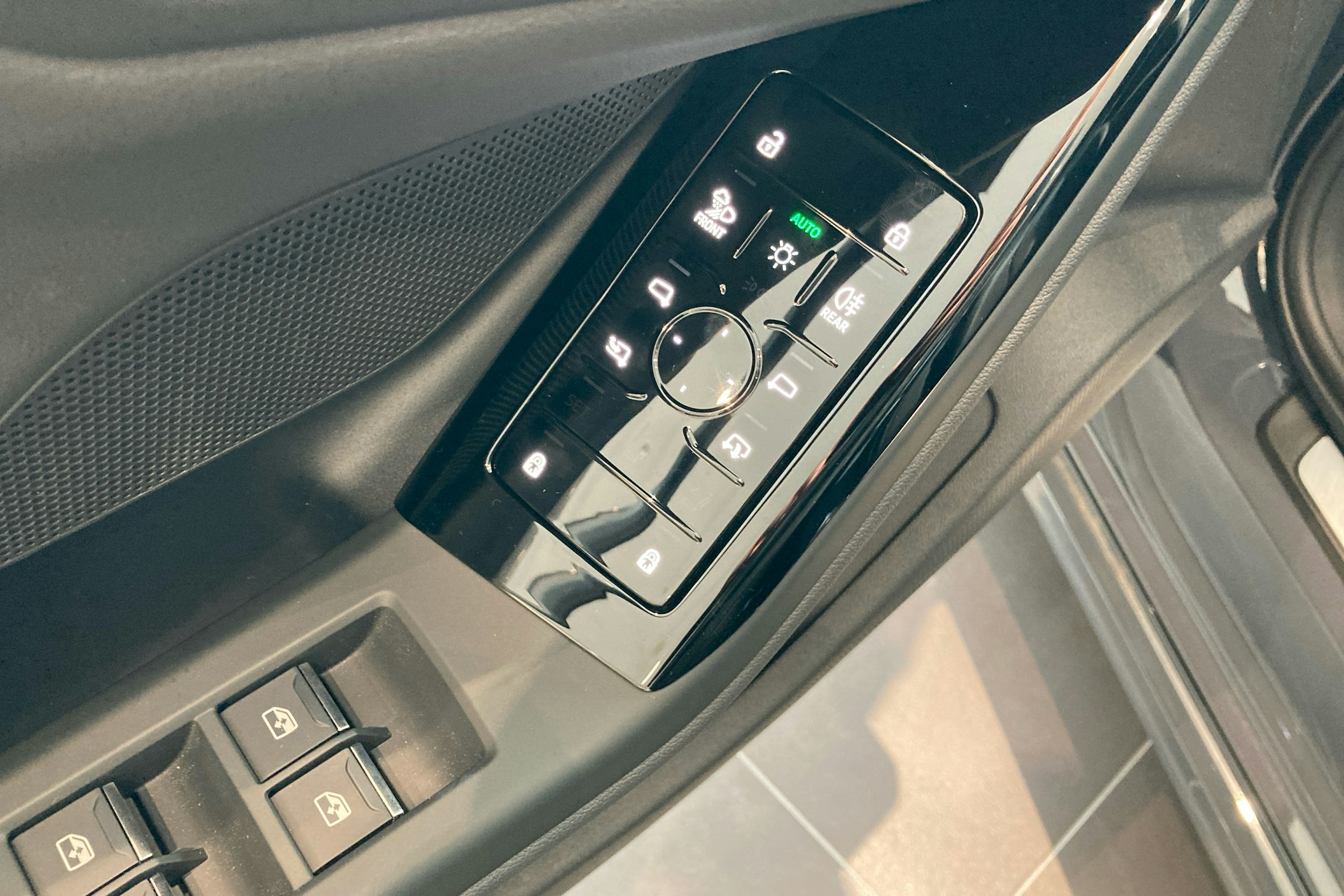 harmaa Audi A6 e-tron 2025 kuva 14.