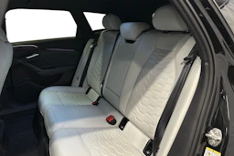 musta Audi A6 e-tron 2025 kuva 8.