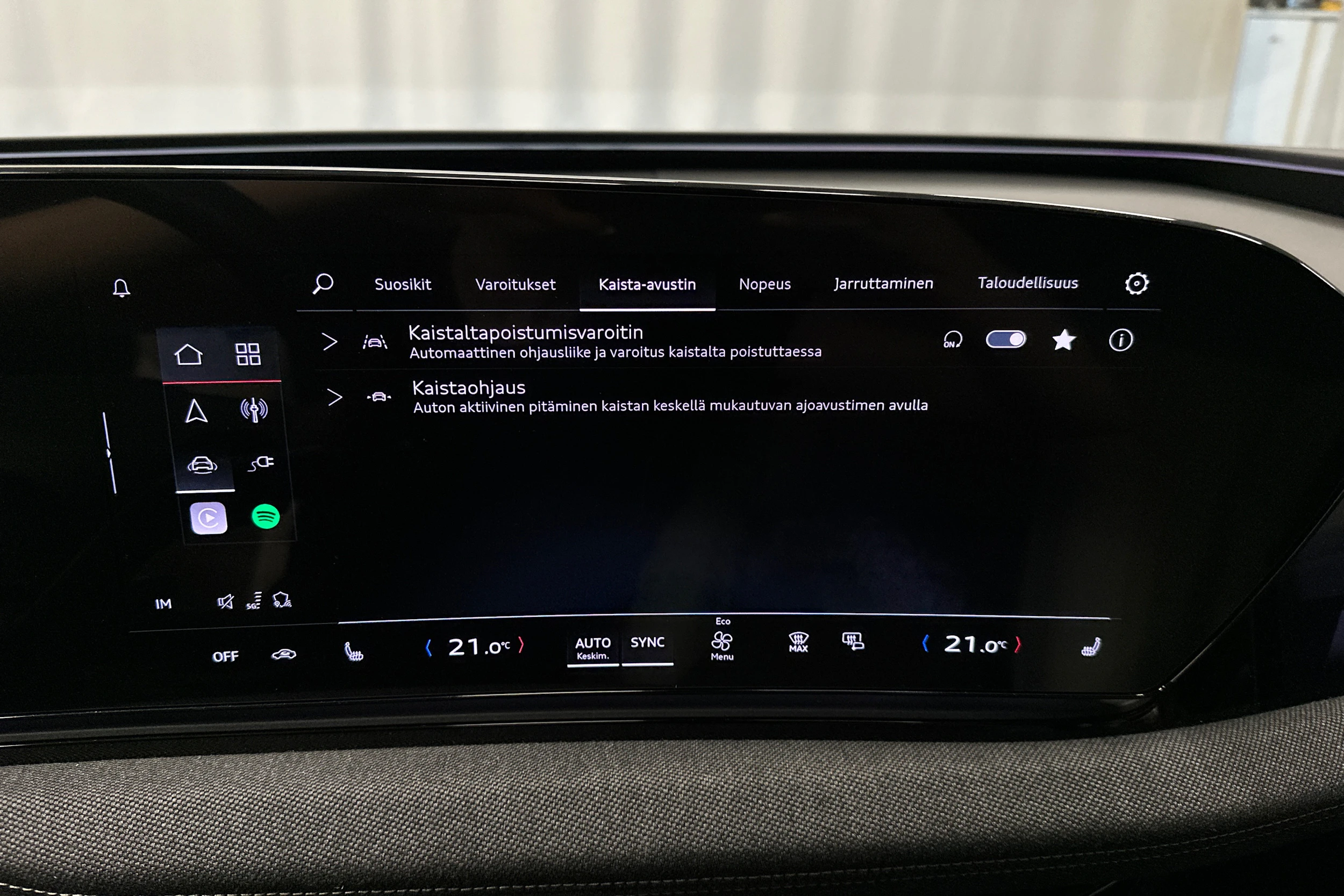 musta Audi A6 e-tron 2025 kuva 21.