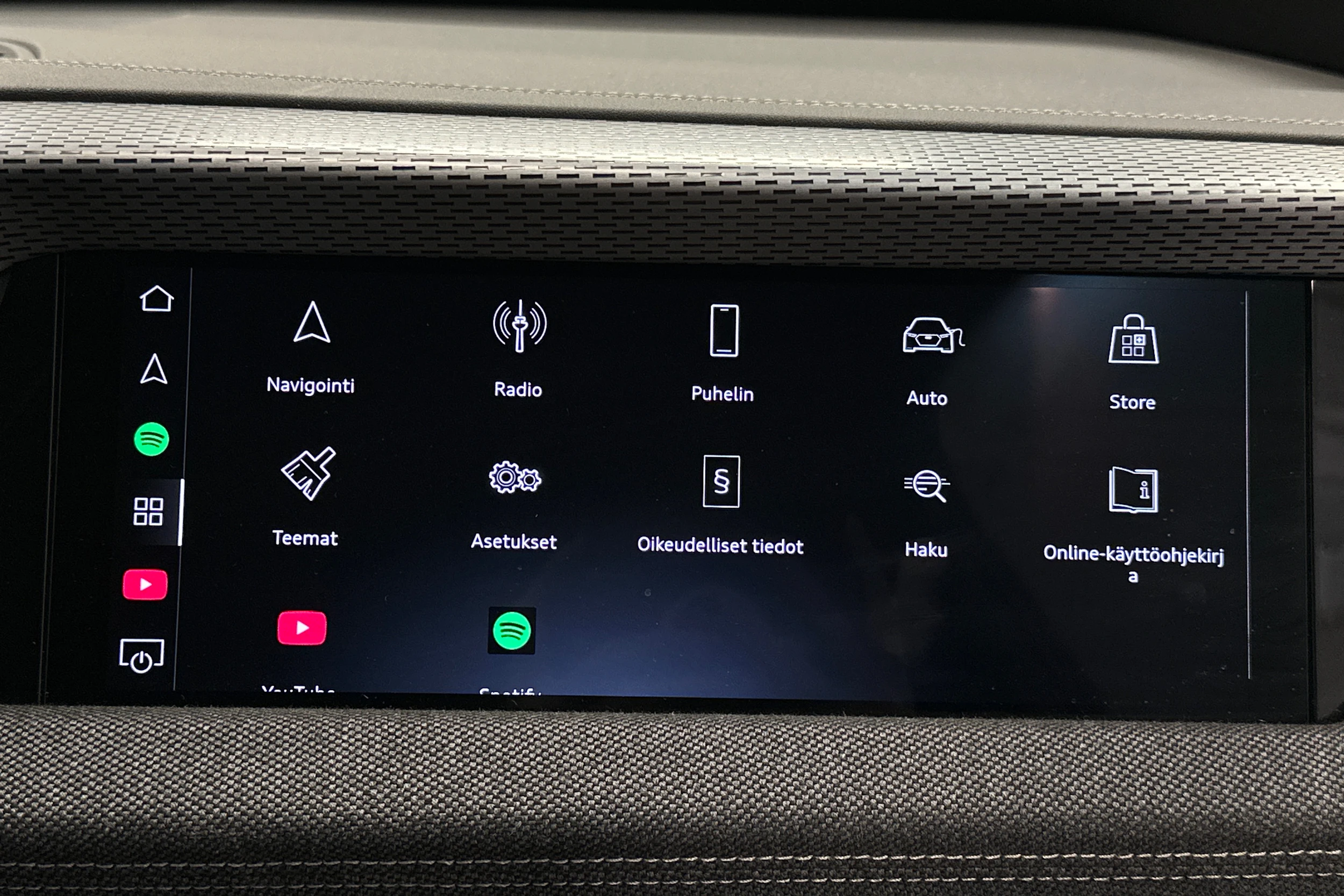 musta Audi A6 e-tron 2025 kuva 32.