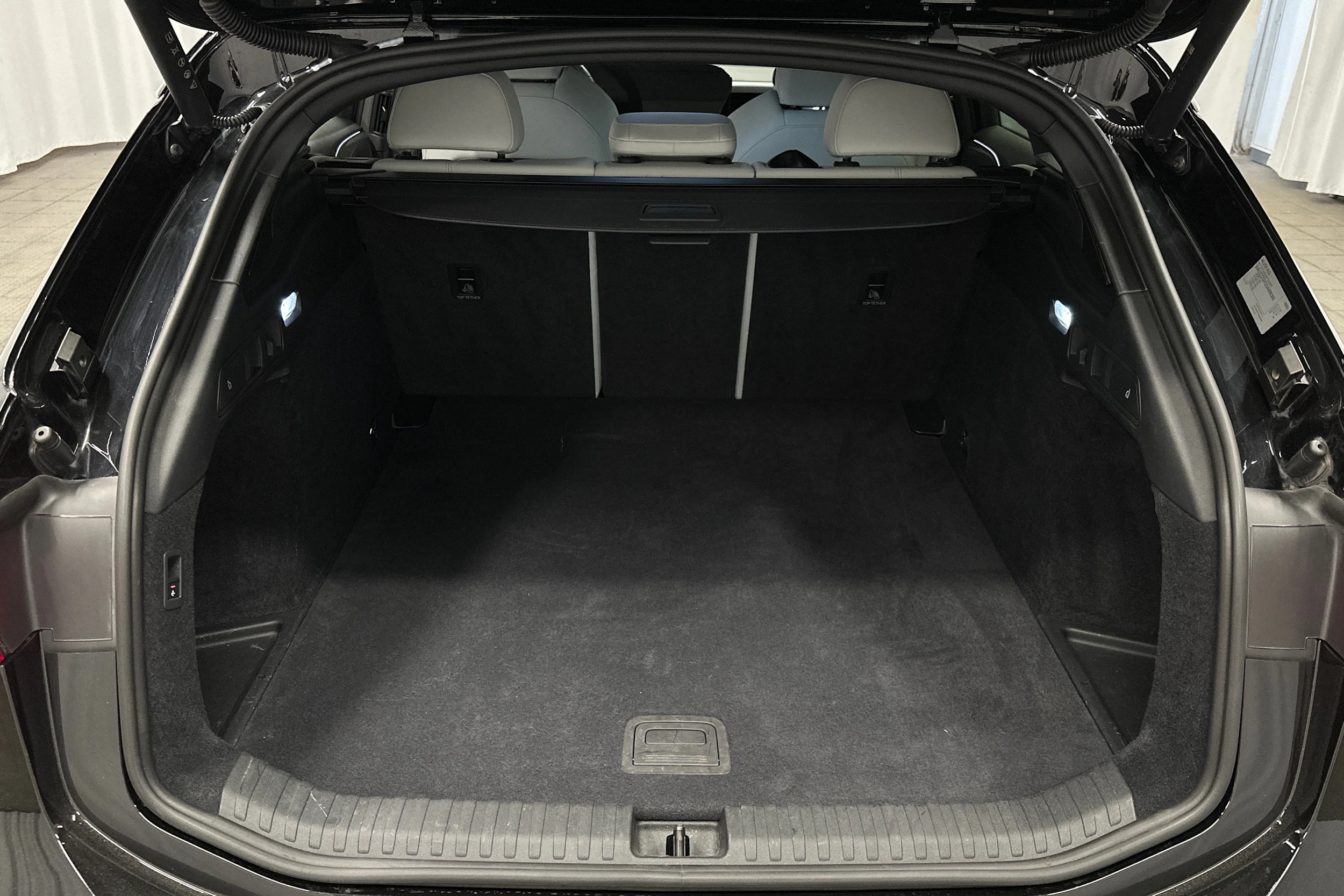 musta Audi A6 e-tron 2025 kuva 34.