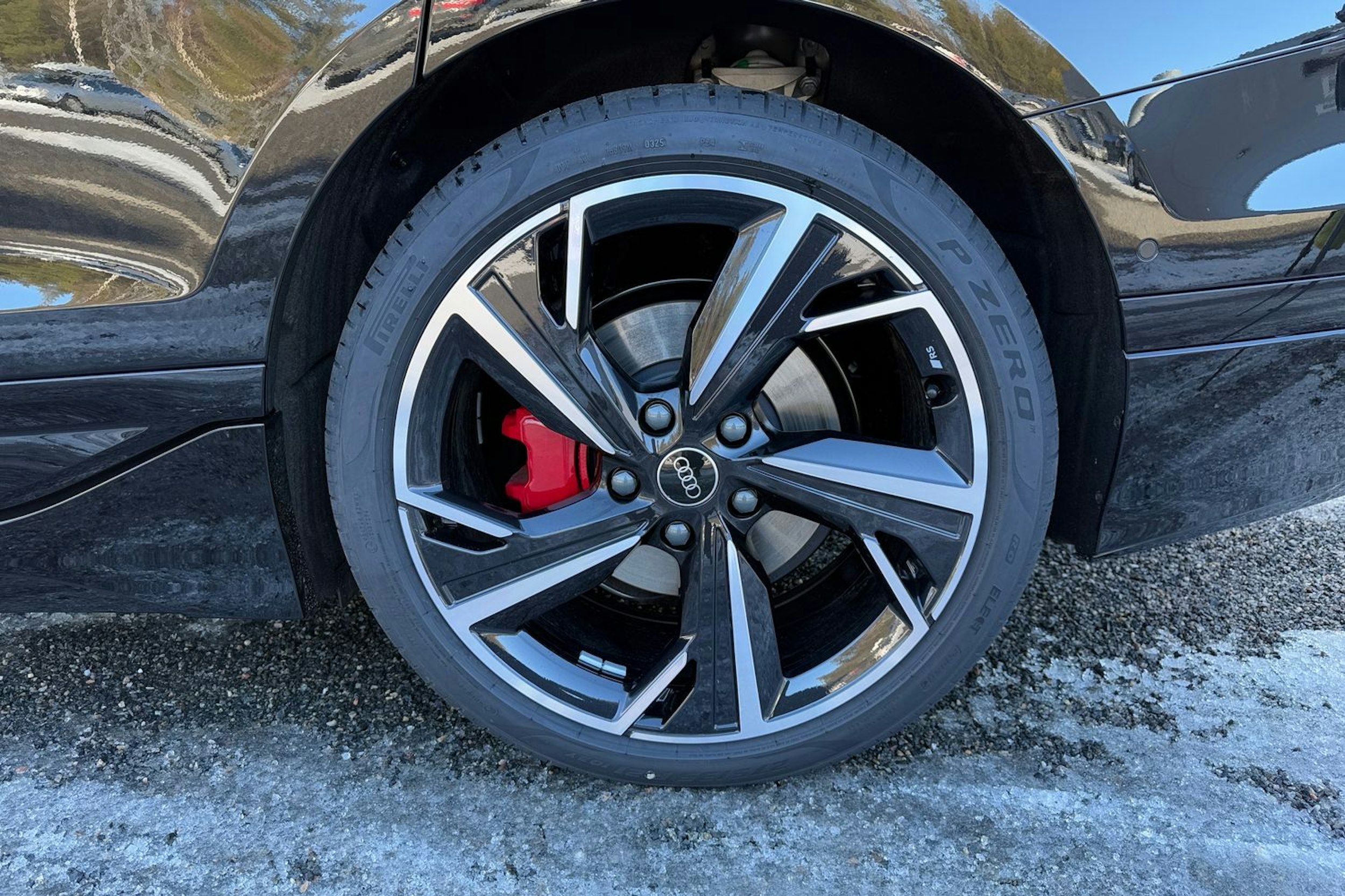 musta Audi A6 e-tron 2025 kuva 9.