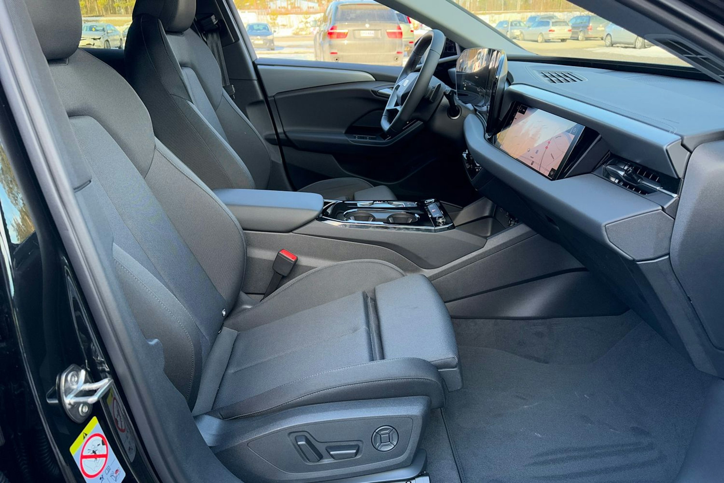 musta Audi A6 e-tron 2025 kuva 19.