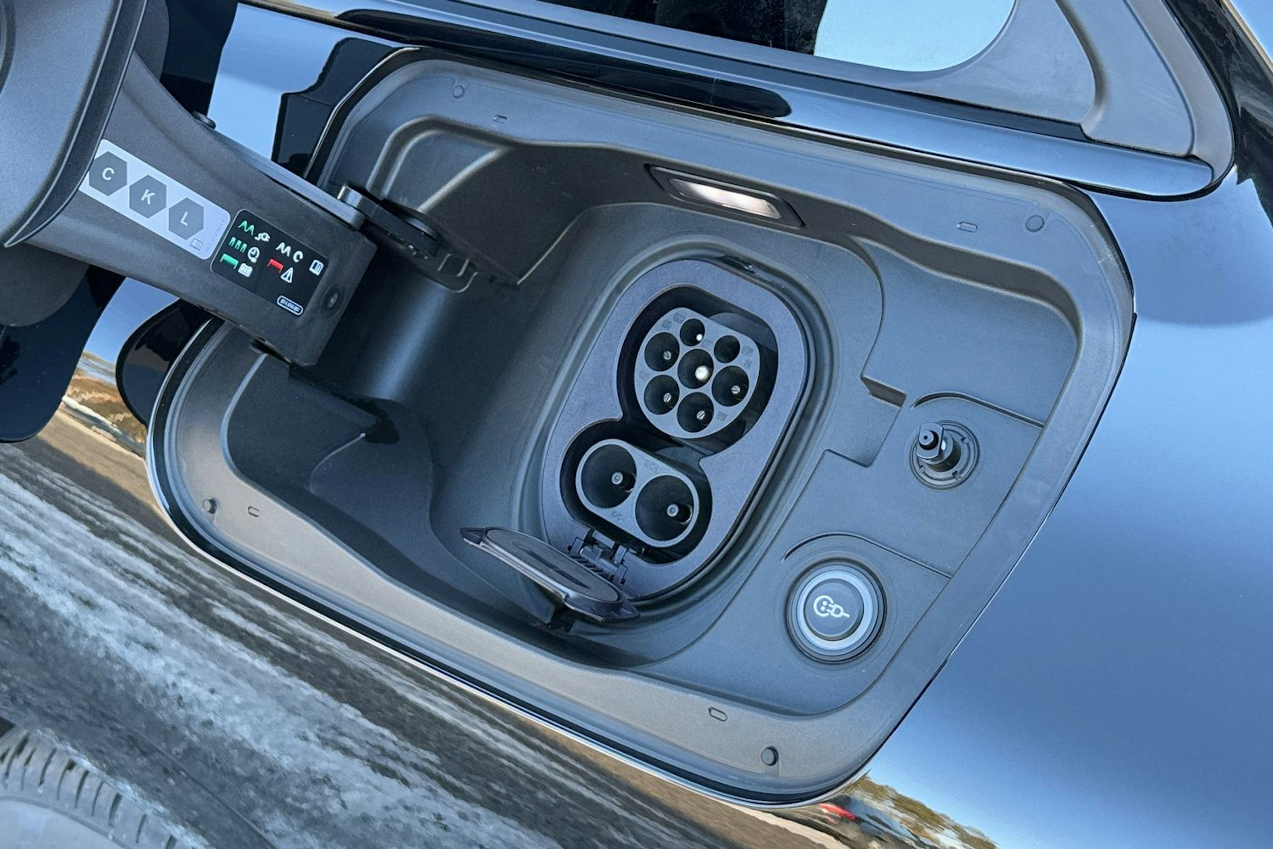 musta Audi A6 e-tron 2025 kuva 24.