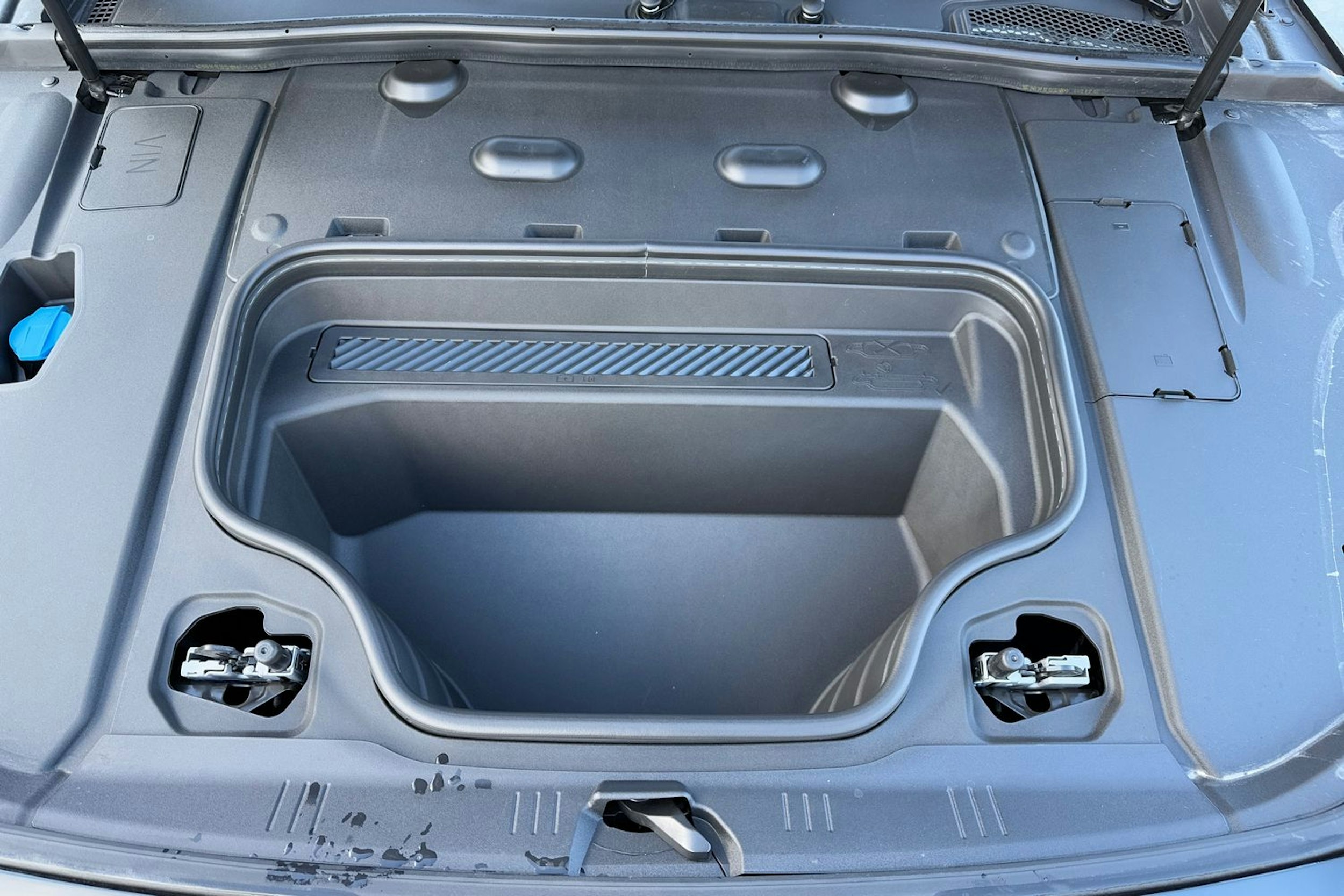 musta Audi A6 e-tron 2025 kuva 26.
