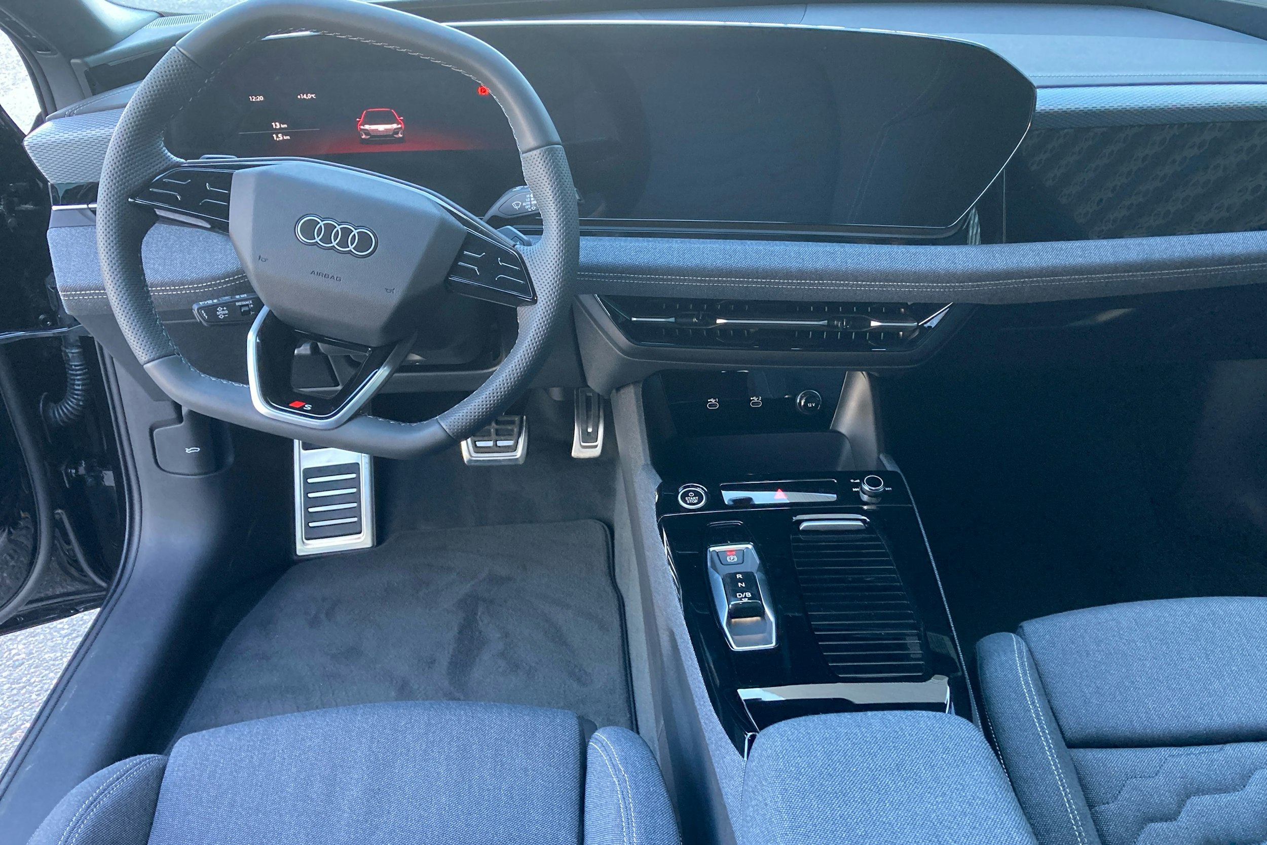 musta Audi A6 e-tron 2025 kuva 7.