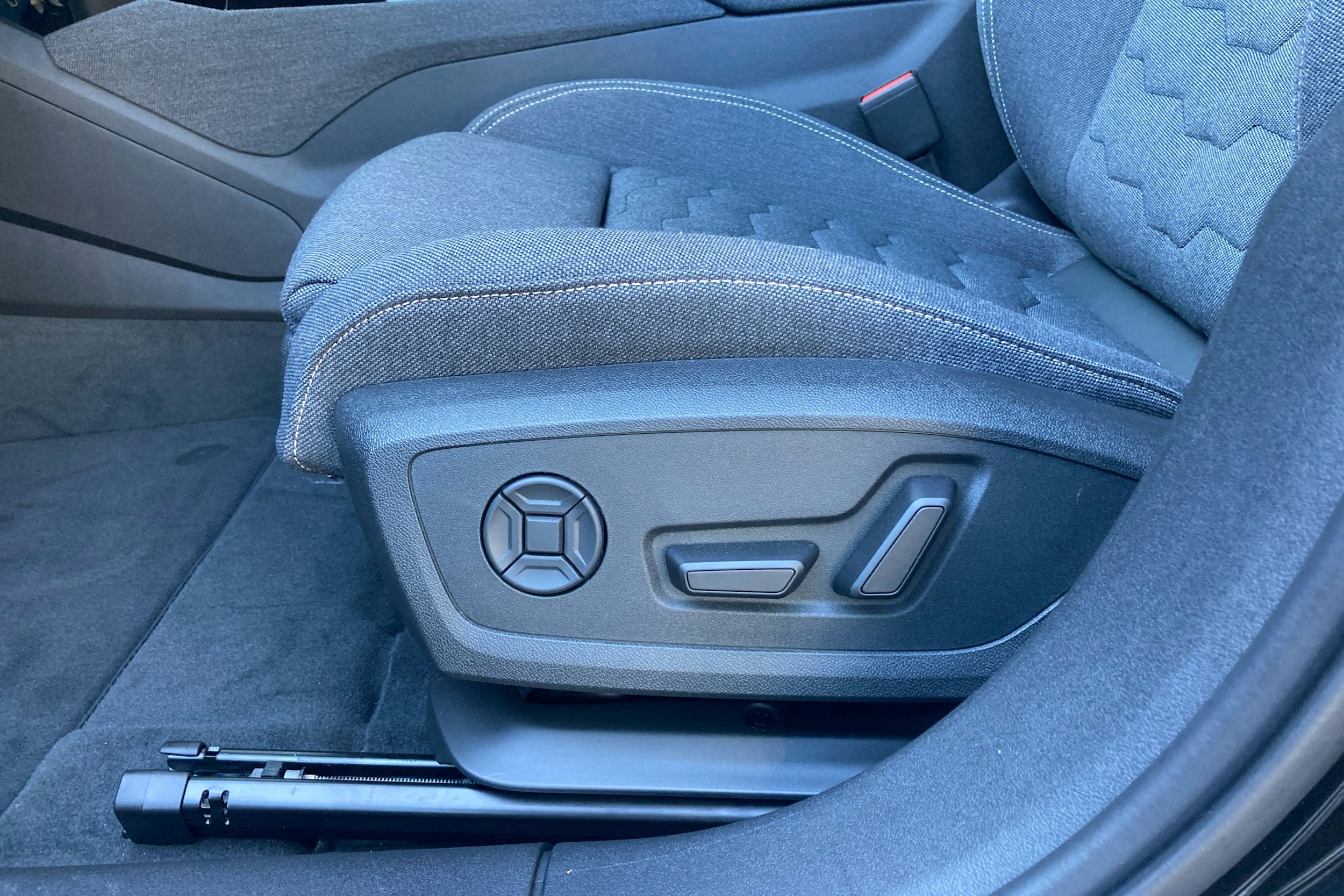 musta Audi A6 e-tron 2025 kuva 12.