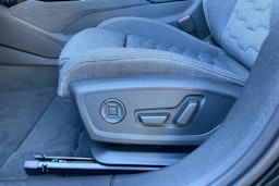 musta Audi A6 e-tron 2025 kuva 12.