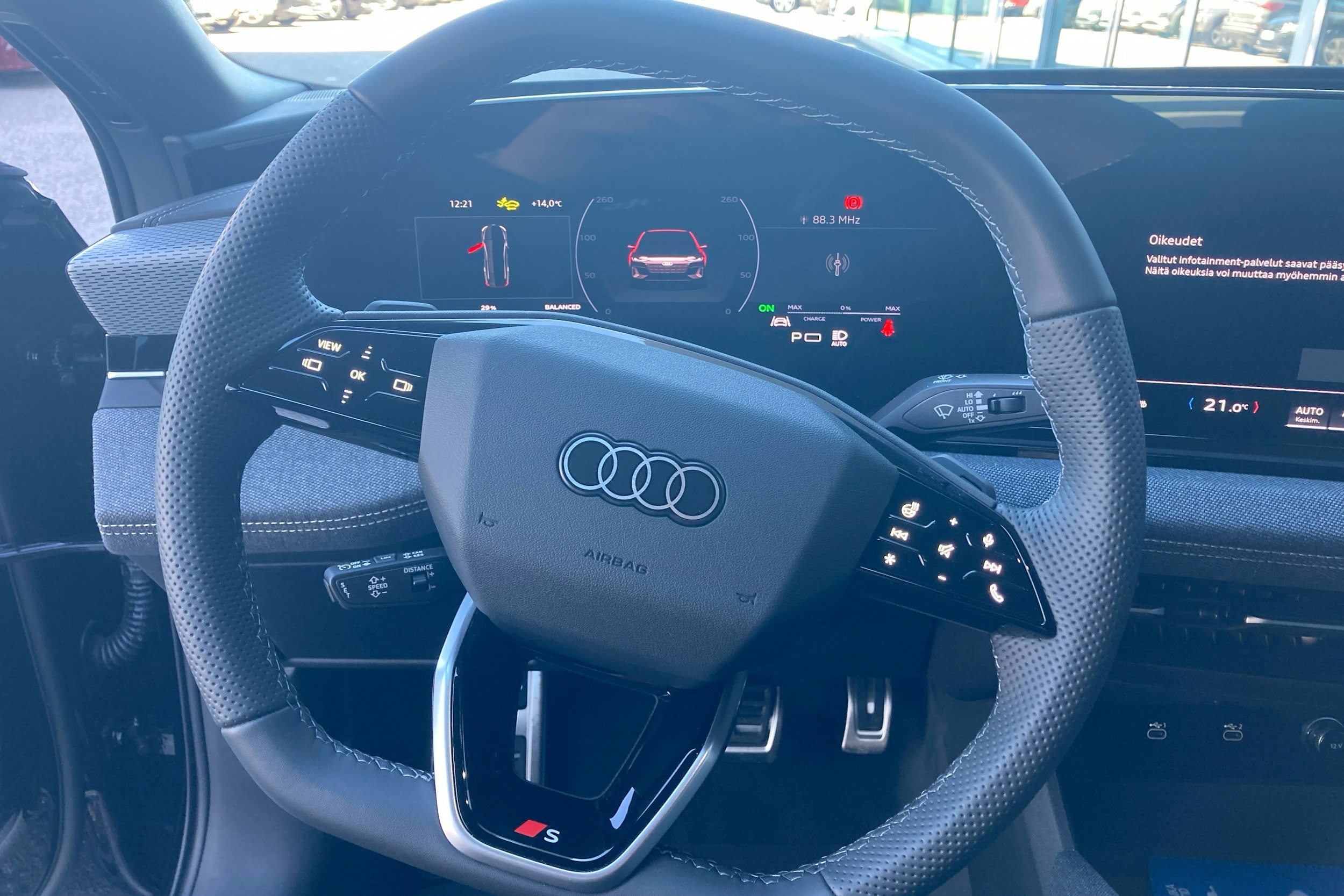musta Audi A6 e-tron 2025 kuva 14.
