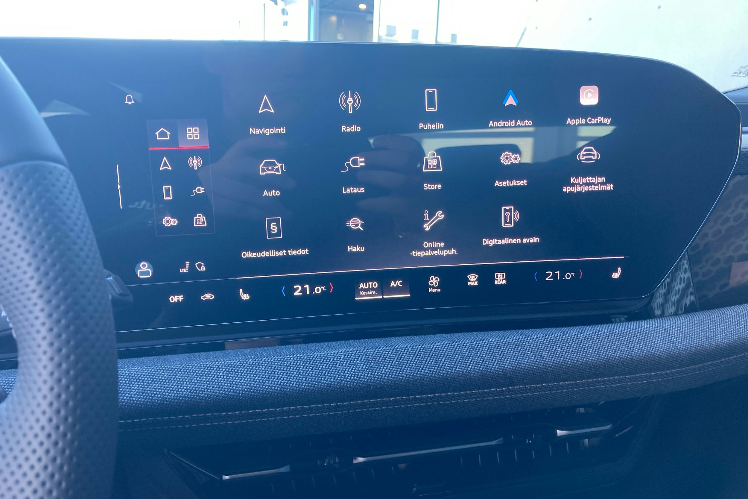 musta Audi A6 e-tron 2025 kuva 16.