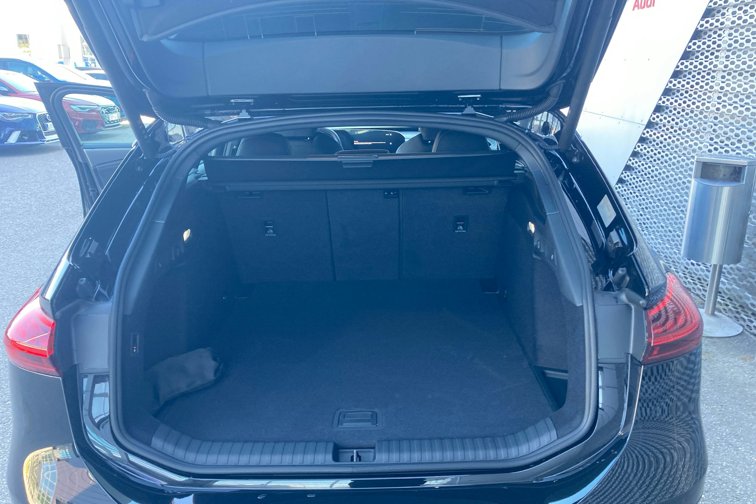musta Audi A6 e-tron 2025 kuva 19.