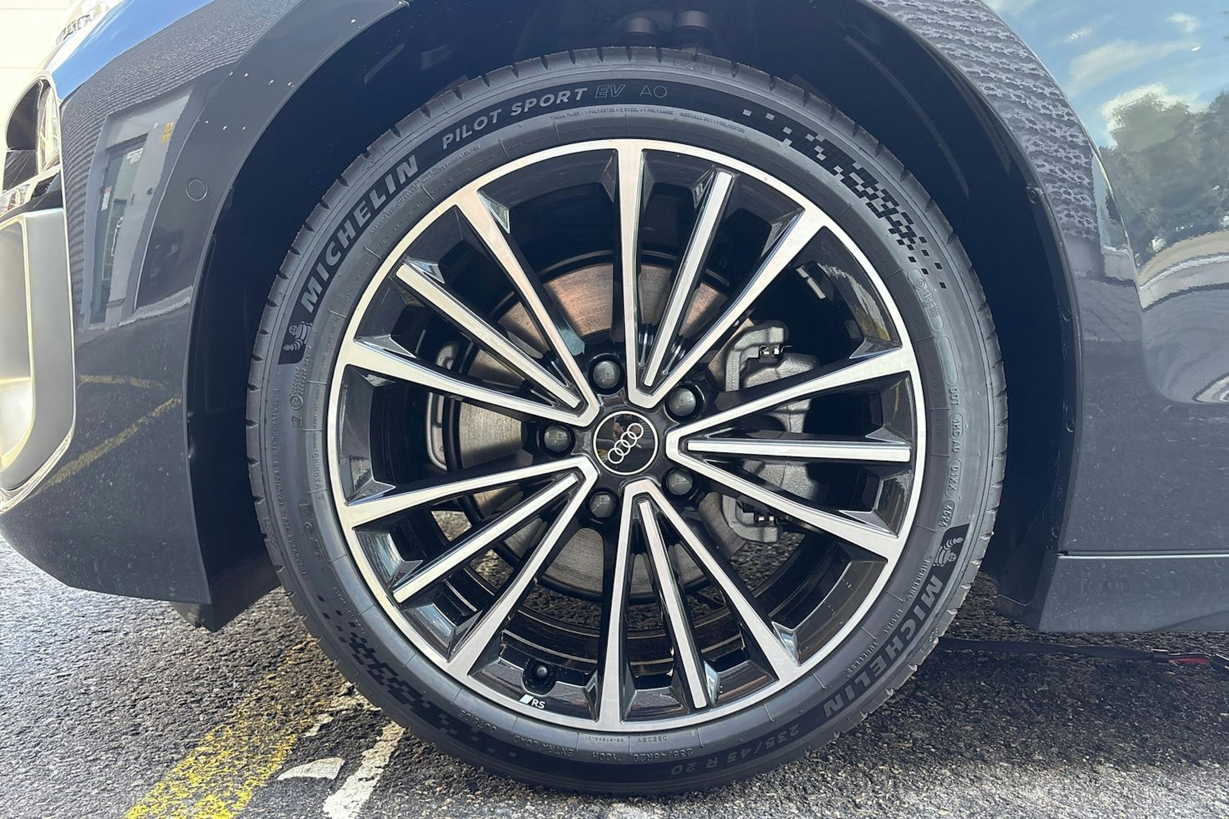 harmaa Audi A6 e-tron 2025 kuva 10.