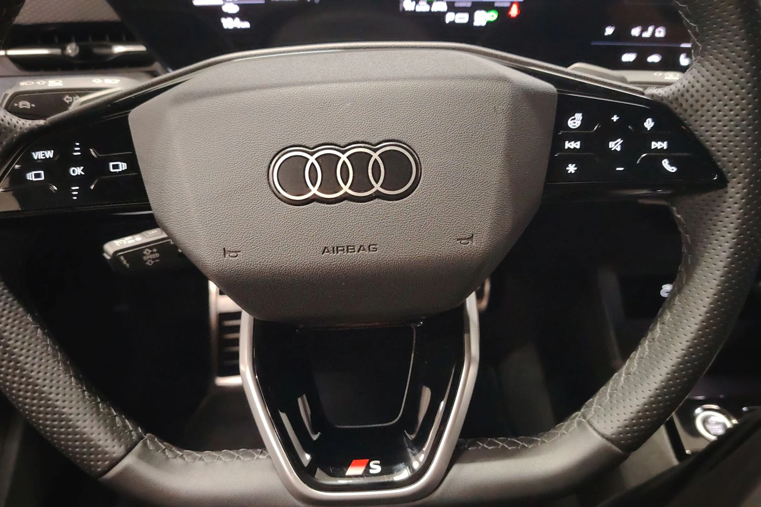 Musta Audi A6 e-tron 2025 kuva 23.