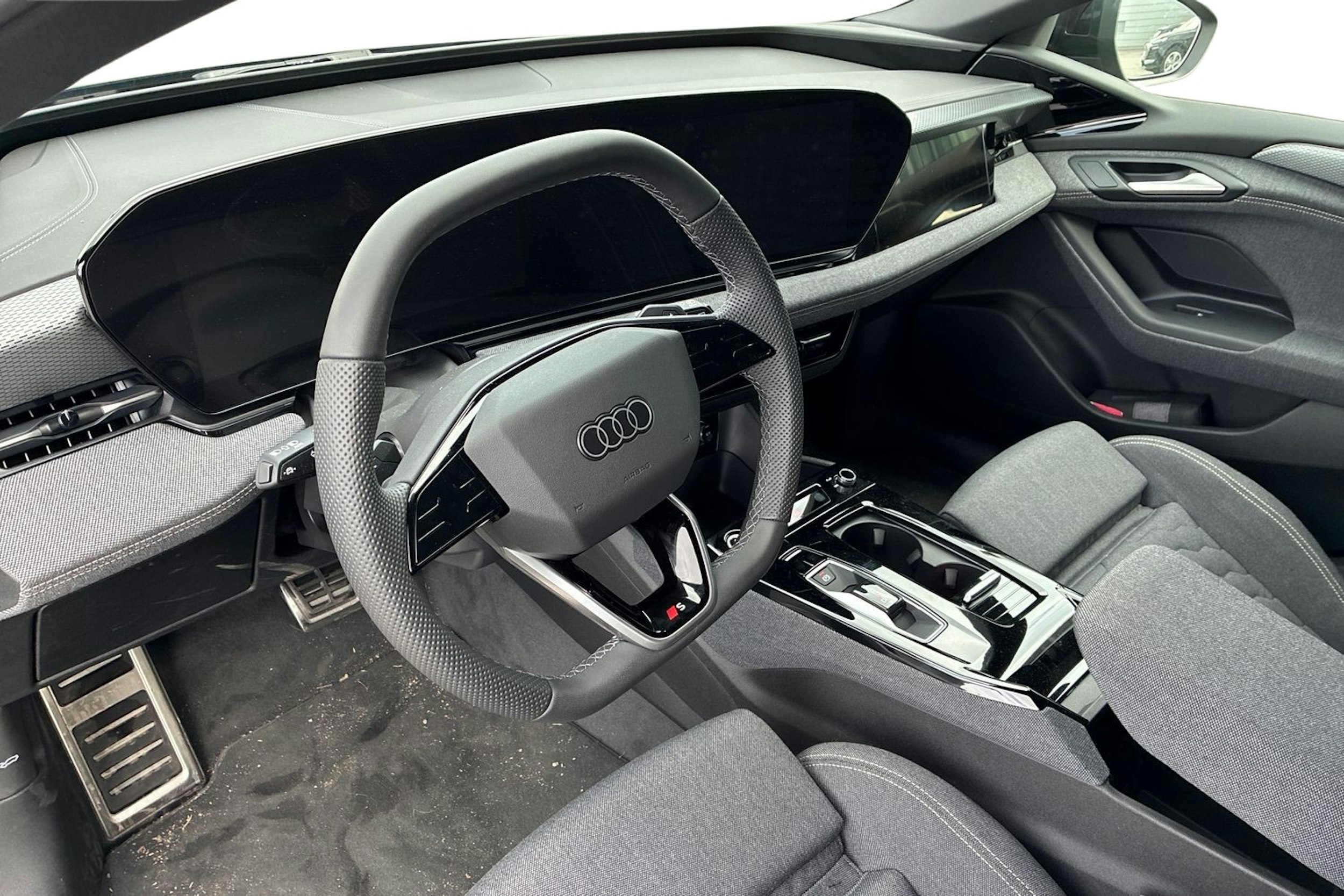 musta Audi A6 e-tron 2025 kuva 6.