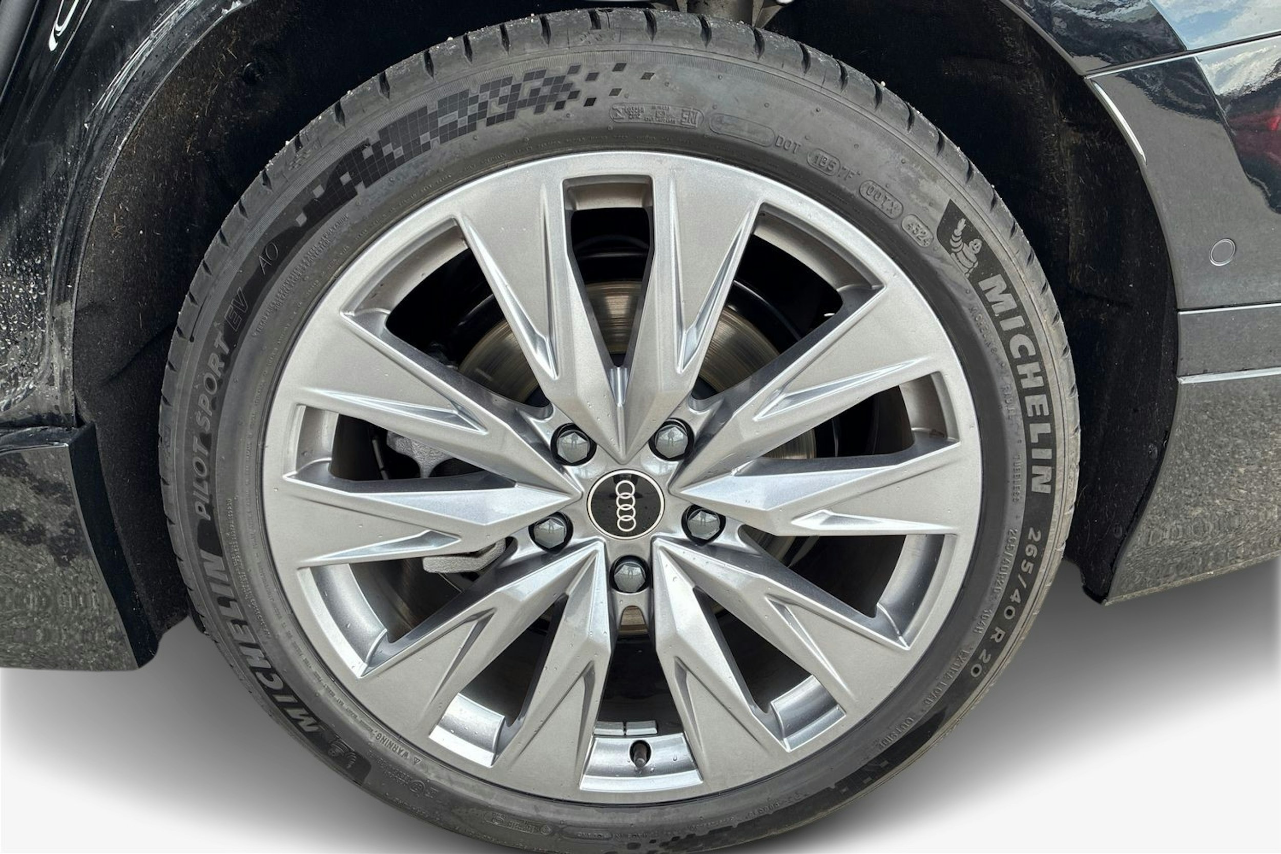 musta Audi A6 e-tron 2025 kuva 9.