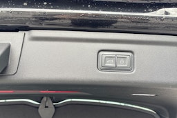 musta Audi A6 e-tron 2025 kuva 11.