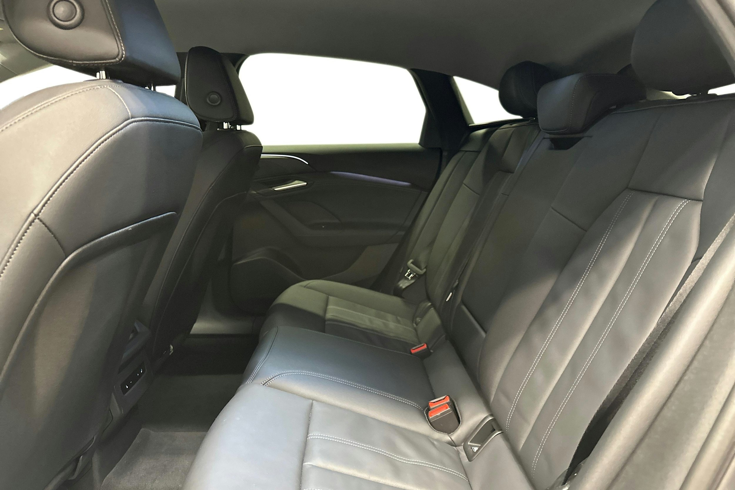 sininen Audi A6 e-tron 2025 kuva 10.