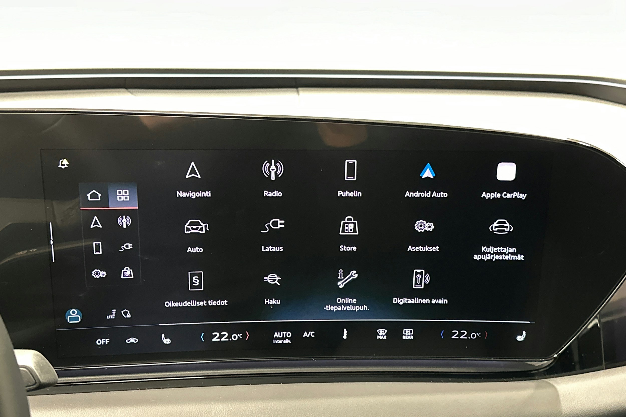 sininen Audi A6 e-tron 2025 kuva 19.