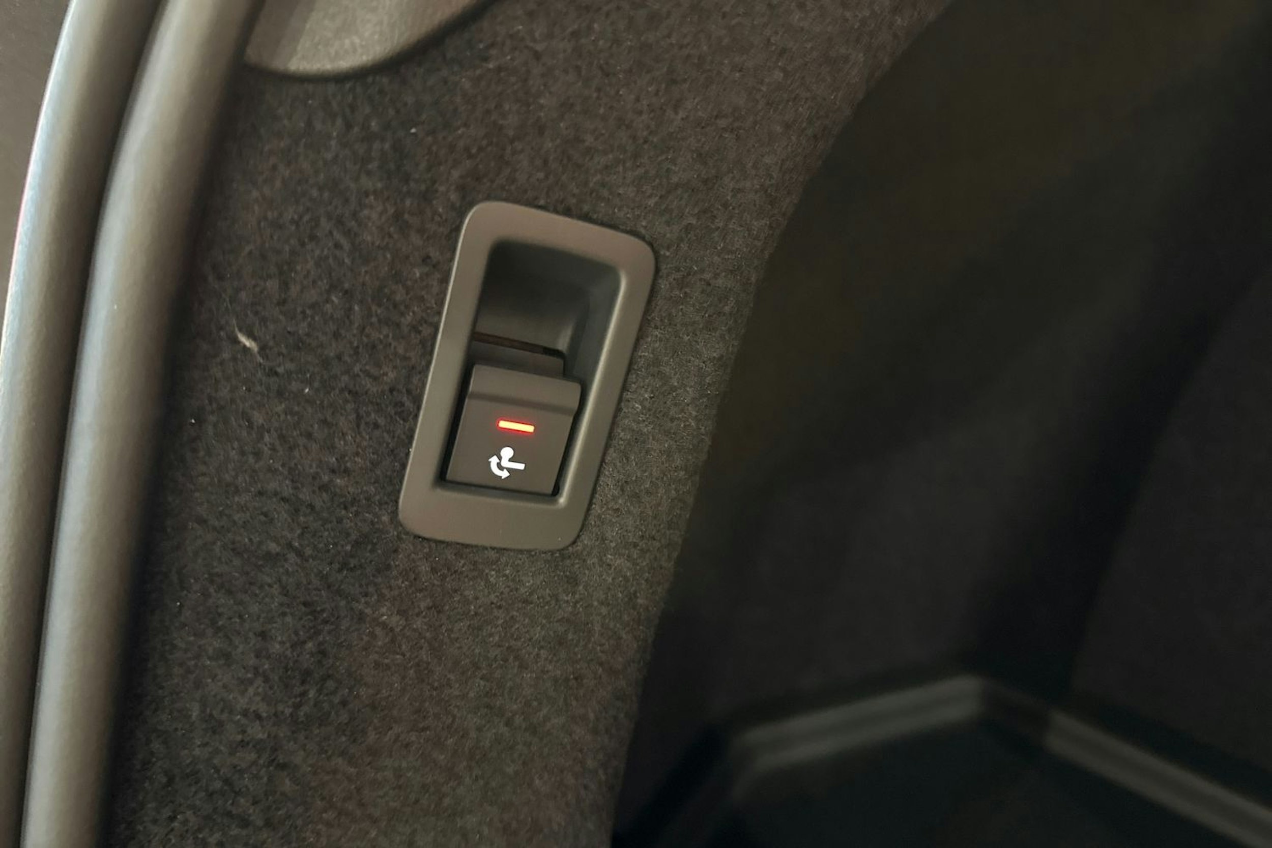 met. musta Audi A6 e-tron 2026 kuva 13.