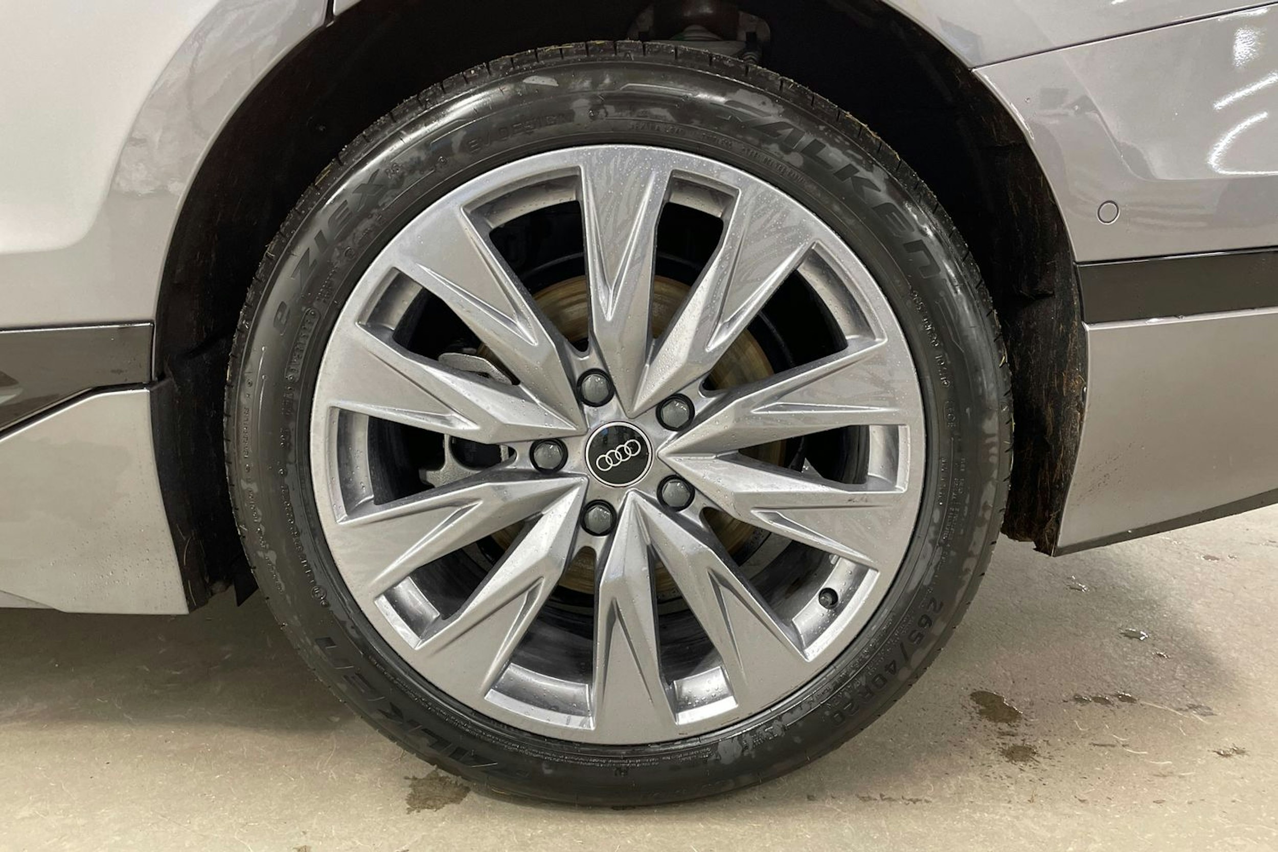 harmaa Audi A6 e-tron 2025 kuva 10.