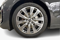 harmaa Audi A6 e-tron 2026 kuva 9.