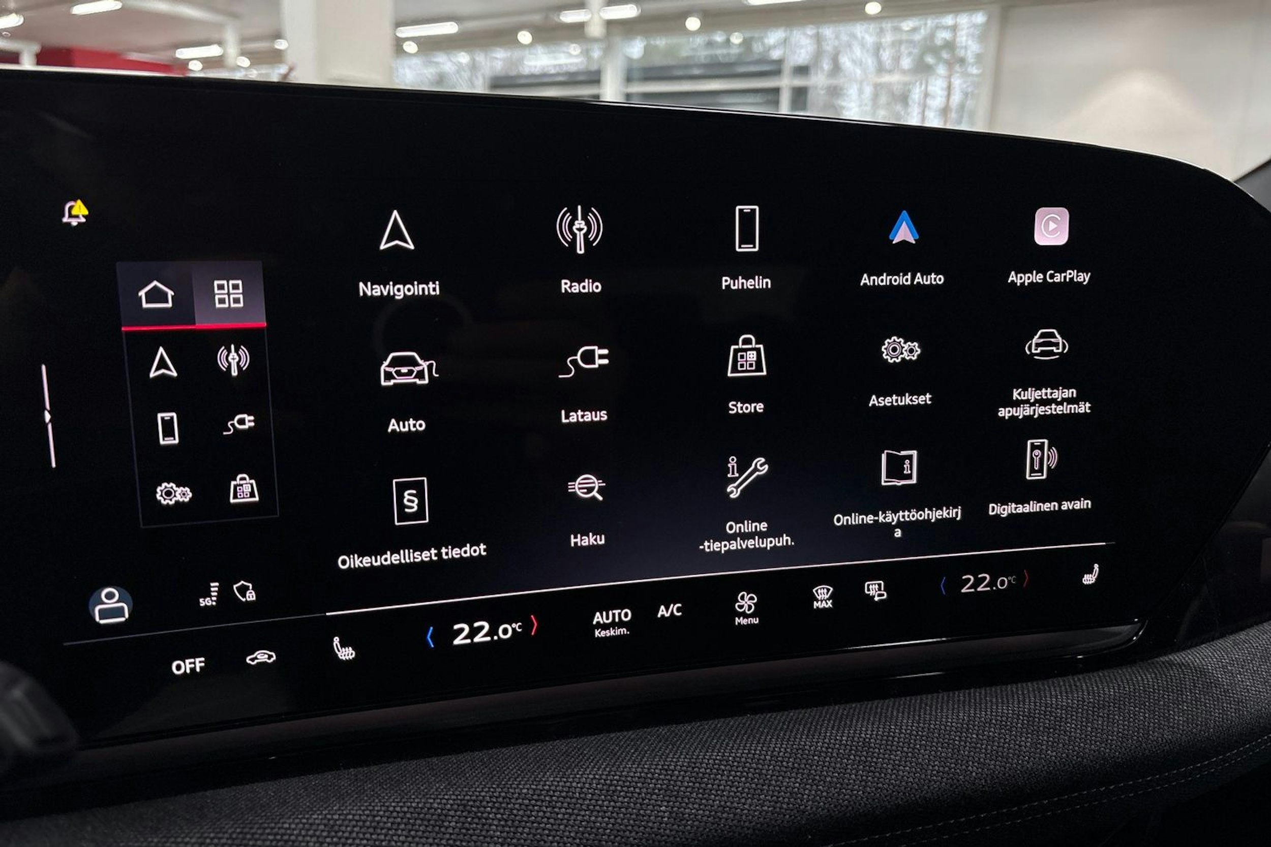 harmaa Audi A6 e-tron 2026 kuva 14.