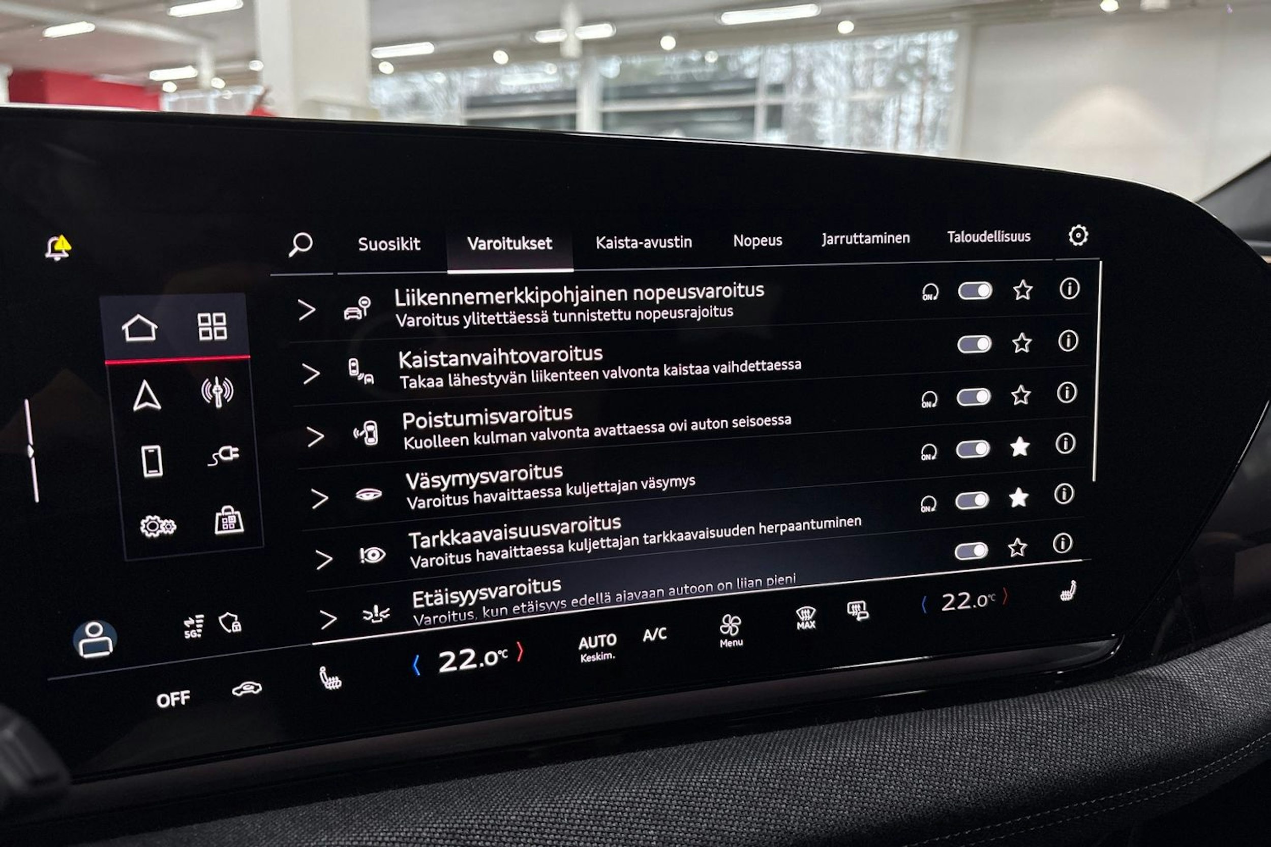 harmaa Audi A6 e-tron 2026 kuva 15.