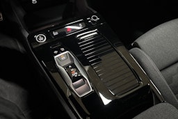 harmaa Audi A6 e-tron 2026 kuva 19.