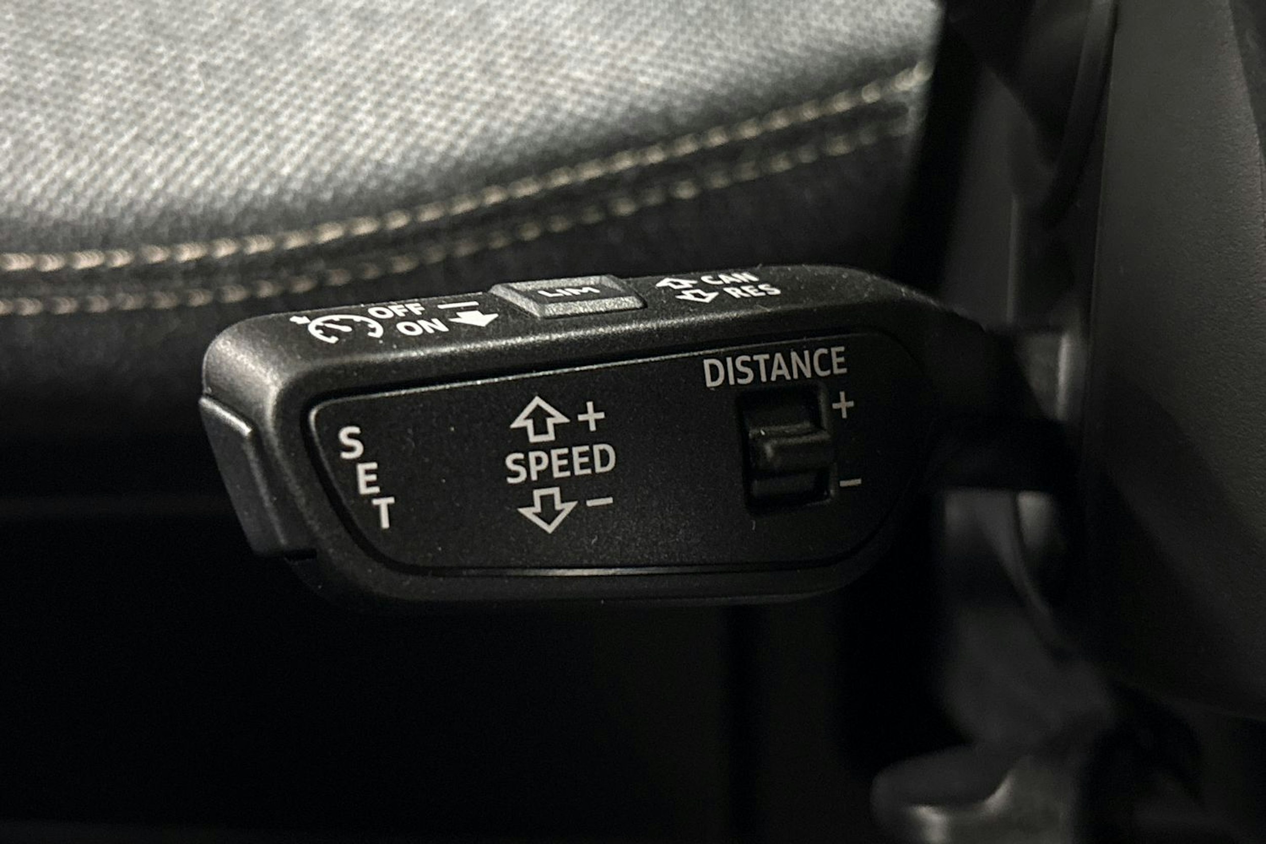 harmaa Audi A6 e-tron 2026 kuva 20.