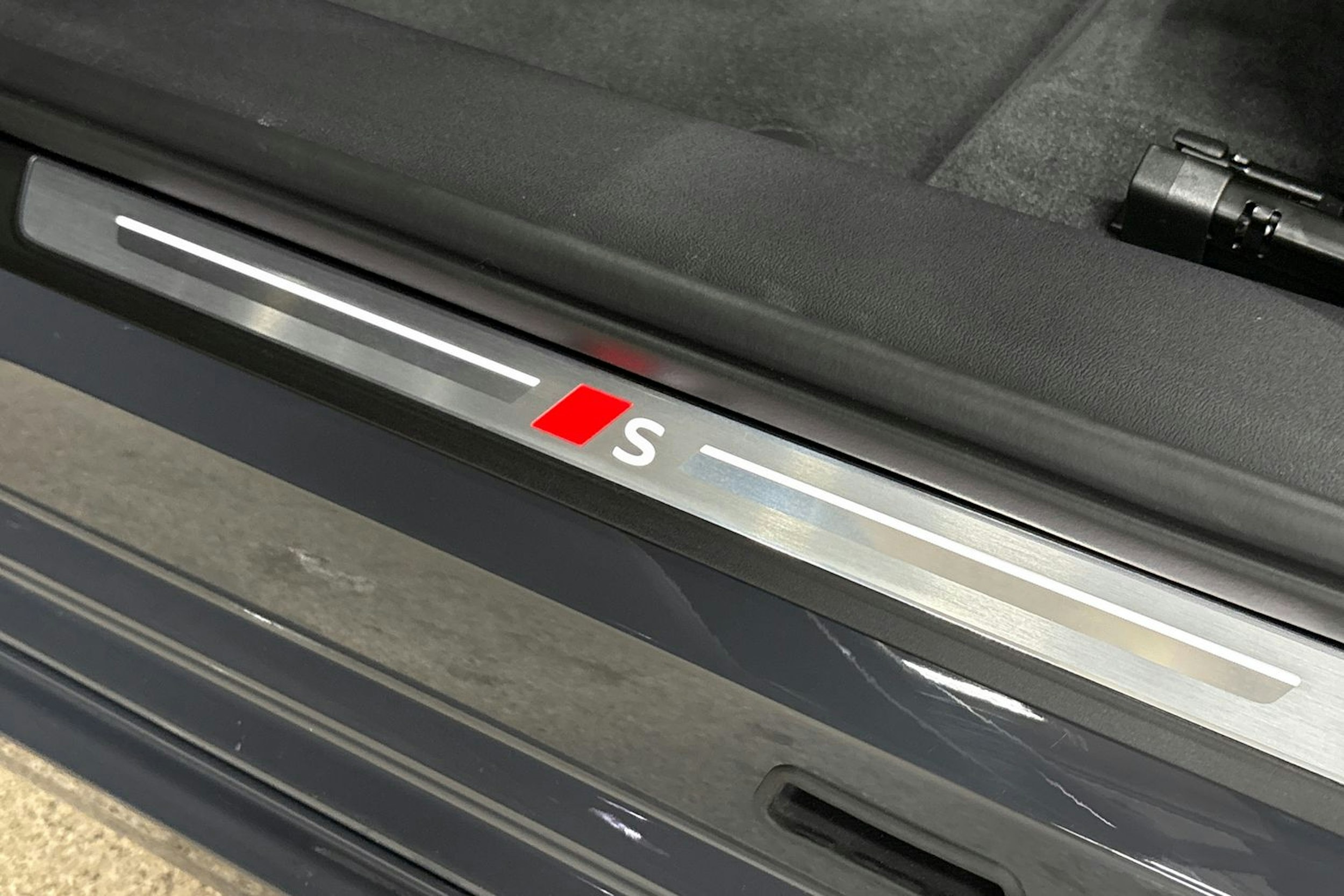 harmaa Audi A6 e-tron 2026 kuva 28.