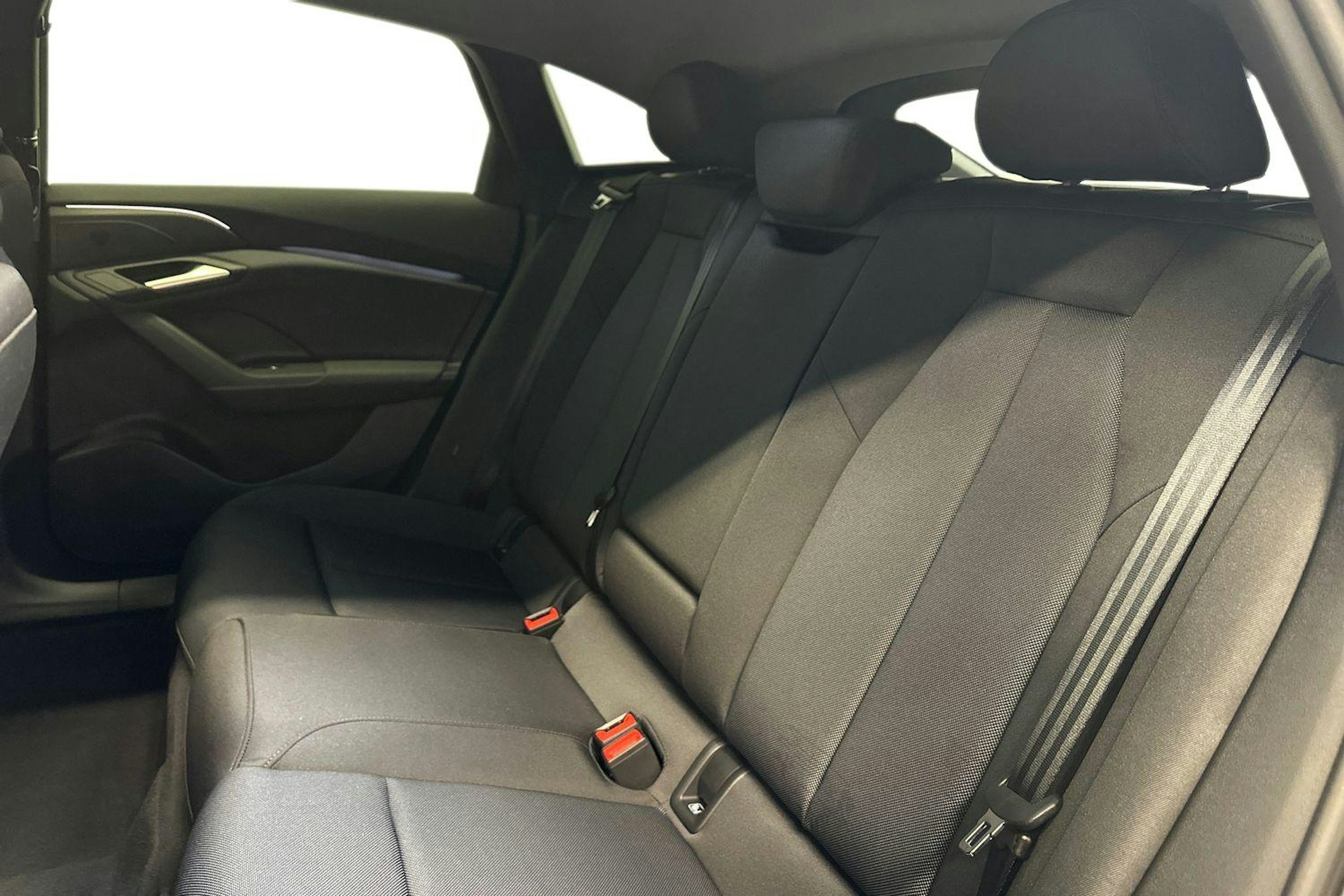 mythos musta Audi A6 e-tron 2026 kuva 4.