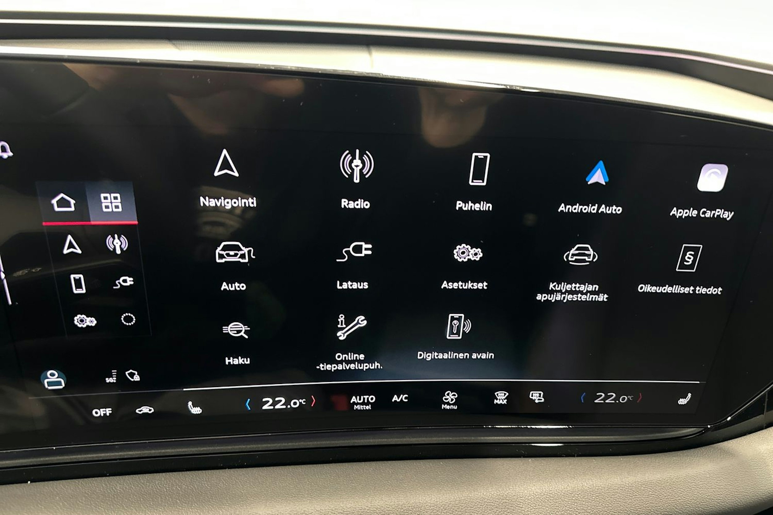 mythos musta Audi A6 e-tron 2026 kuva 13.