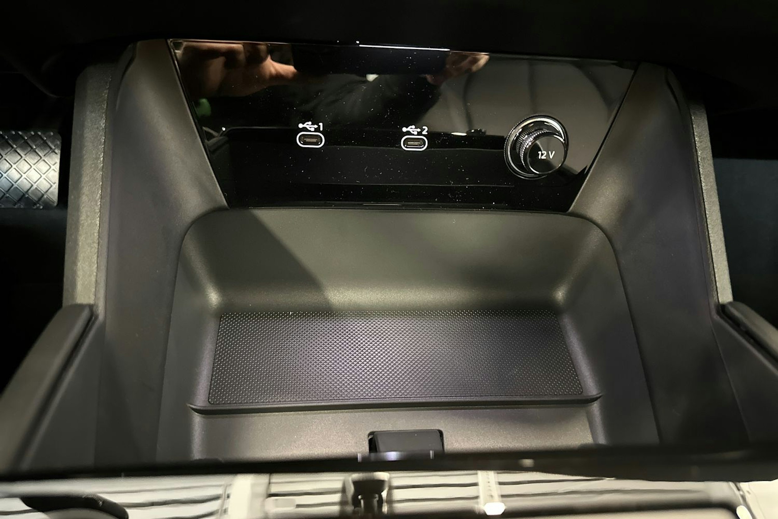 mythos musta Audi A6 e-tron 2026 kuva 16.