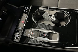 mythos musta Audi A6 e-tron 2026 kuva 17.