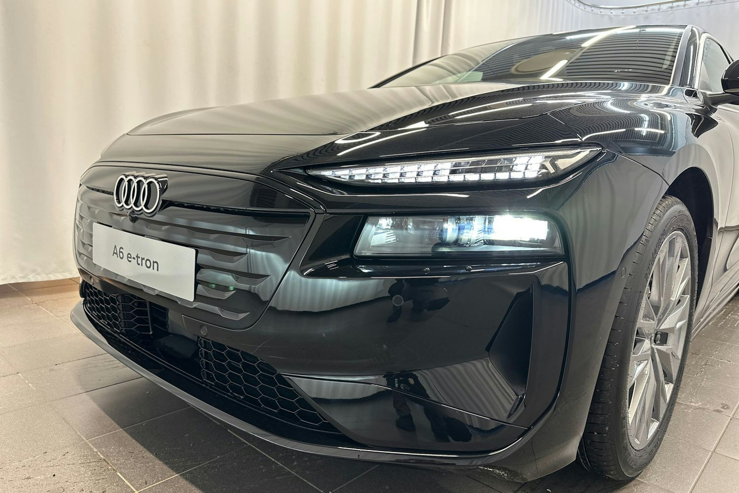 mythos musta Audi A6 e-tron 2026 kuva 24.
