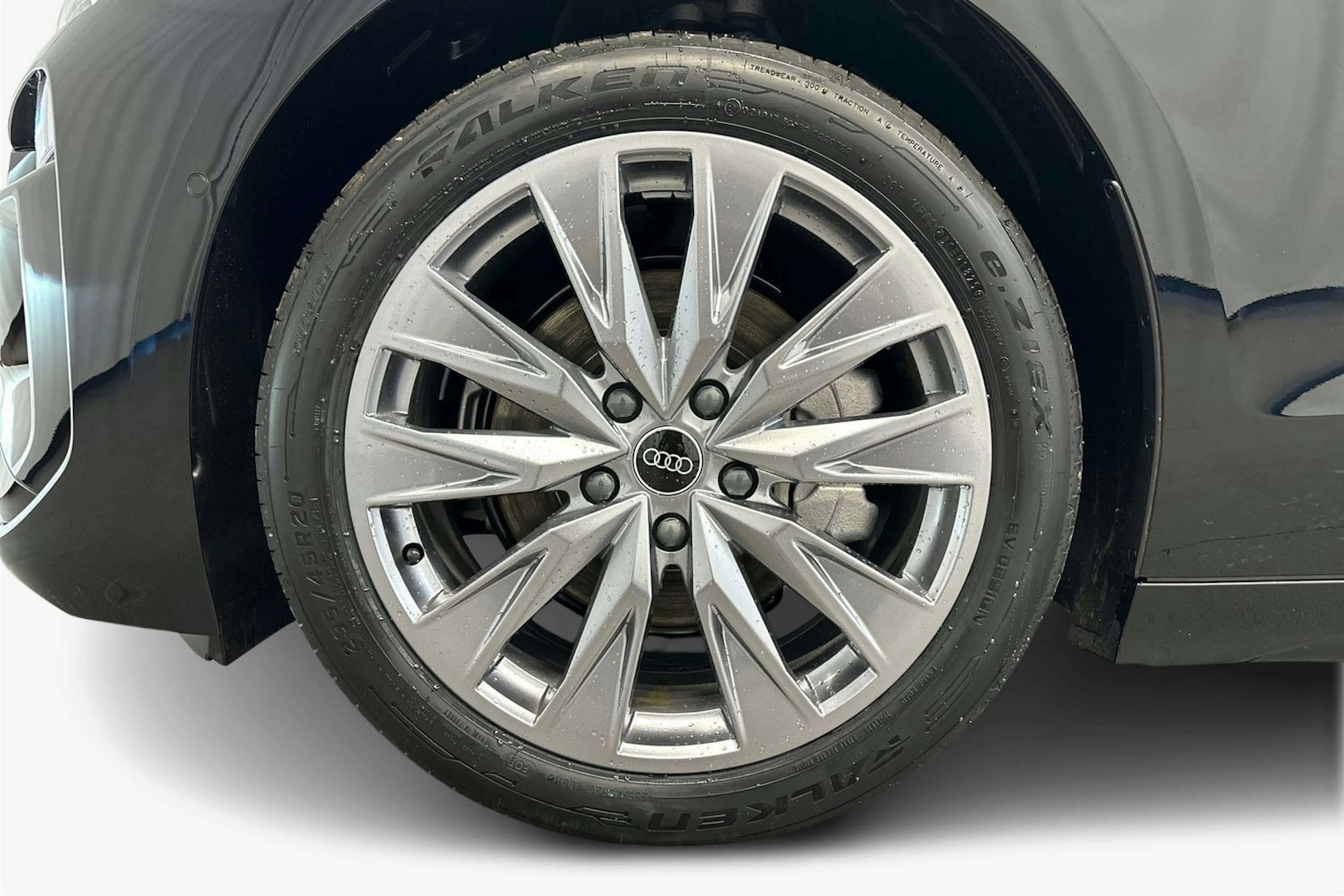 mythos musta Audi A6 e-tron 2026 kuva 25.