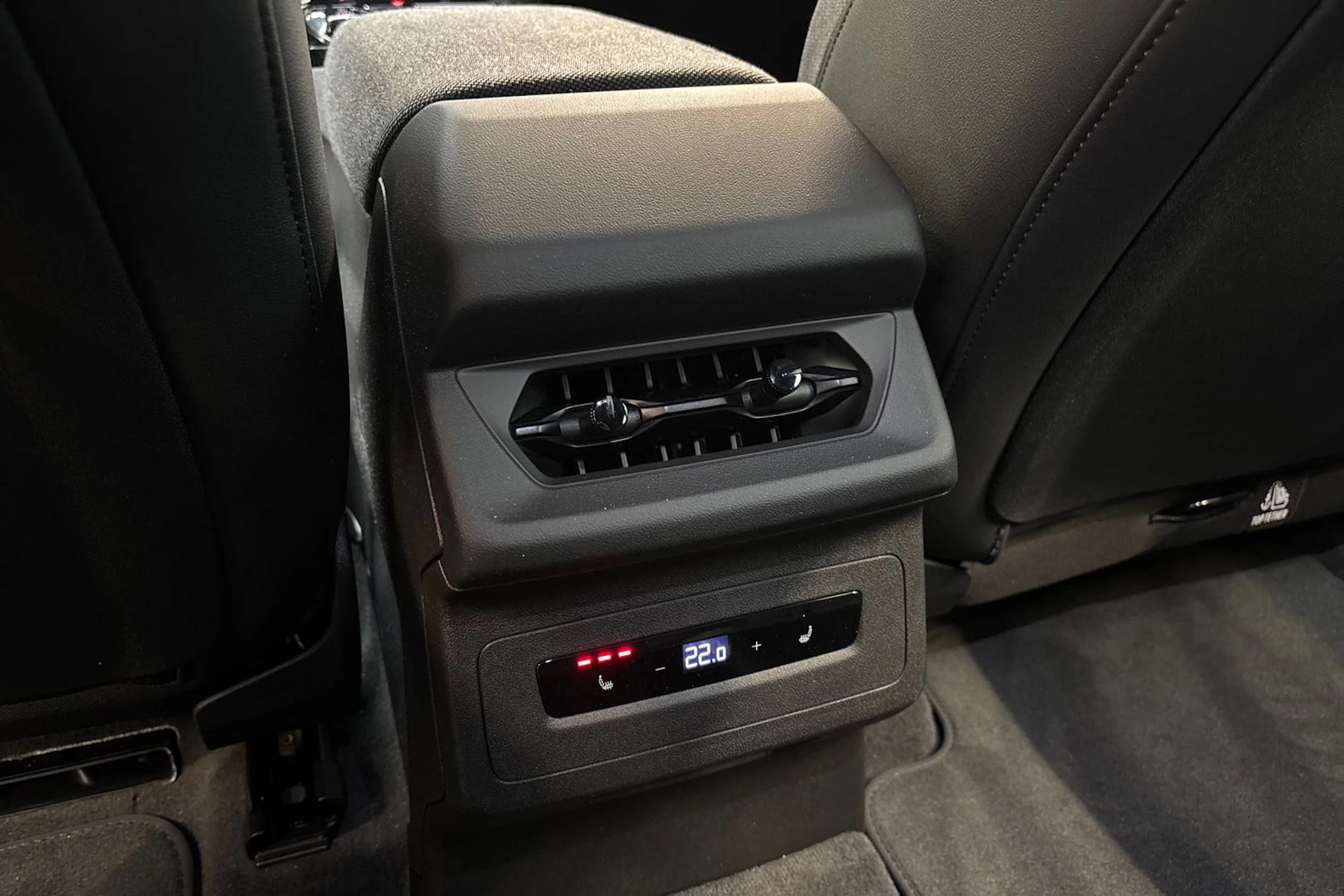 Musta Audi A6 e-tron 2025 kuva 15.