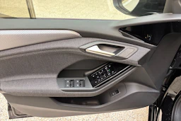 Musta Audi A6 e-tron 2025 kuva 17.