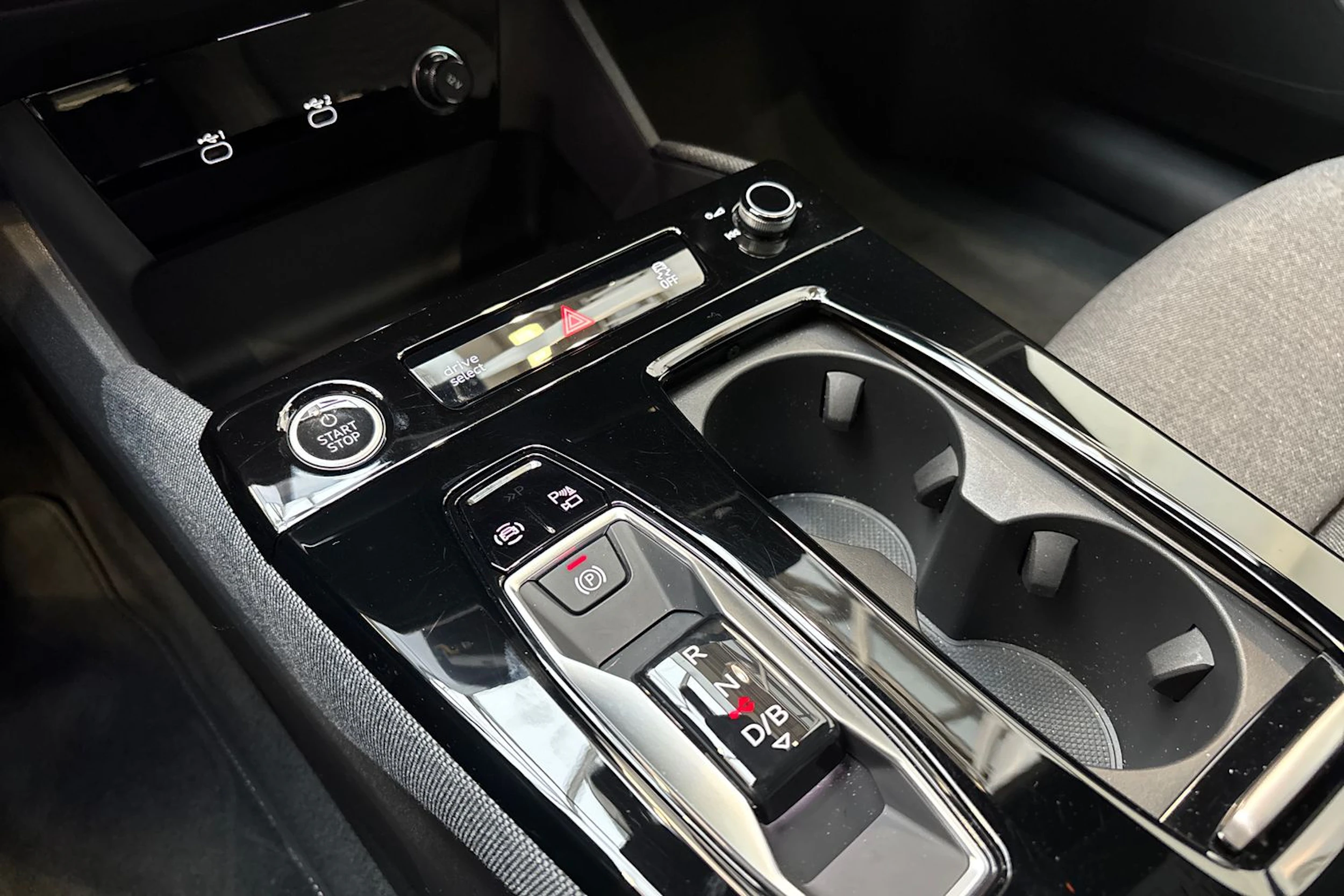 Musta Audi A6 e-tron 2025 kuva 22.